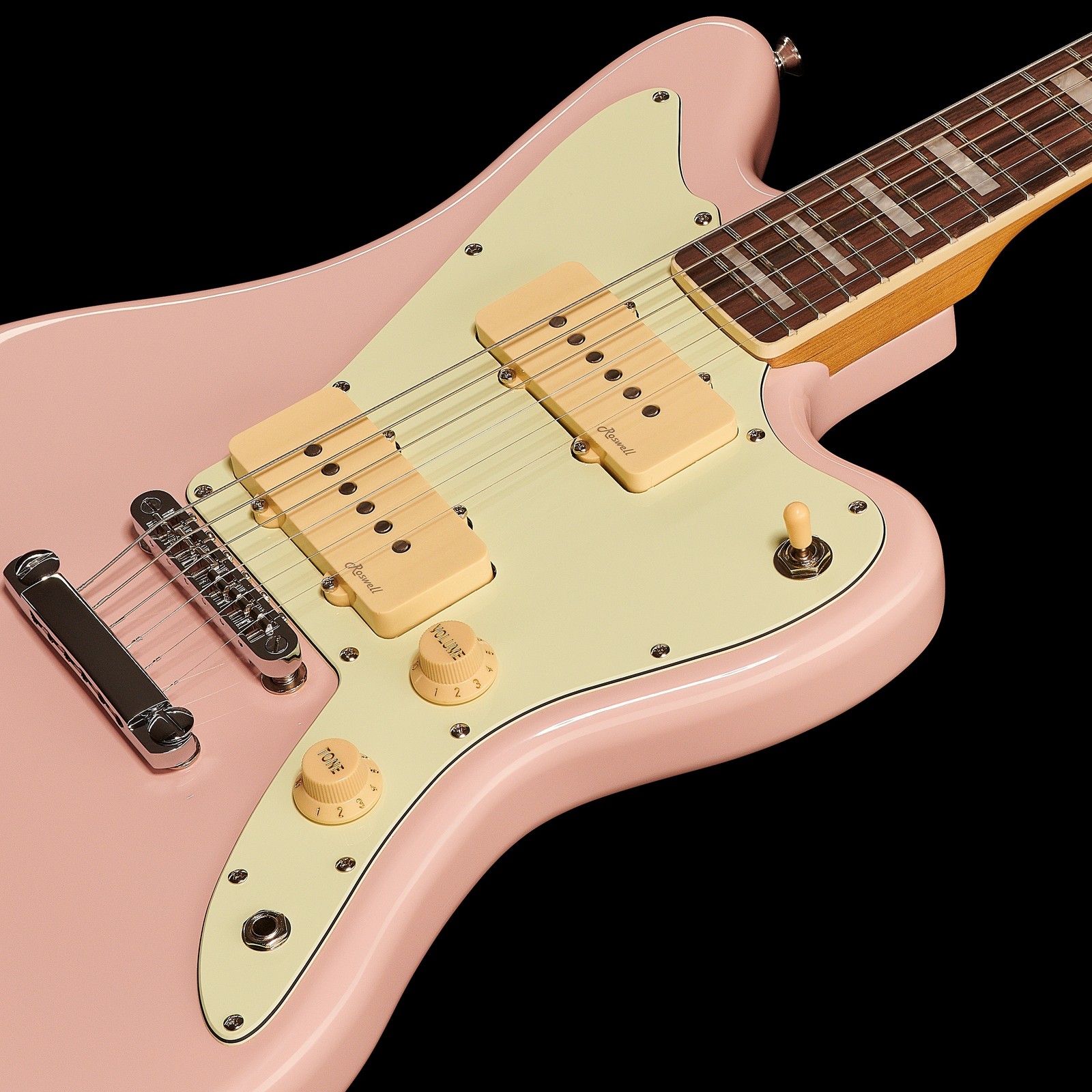 broad Singlecoils on the Harley Benton JA-60CC Shell Pink