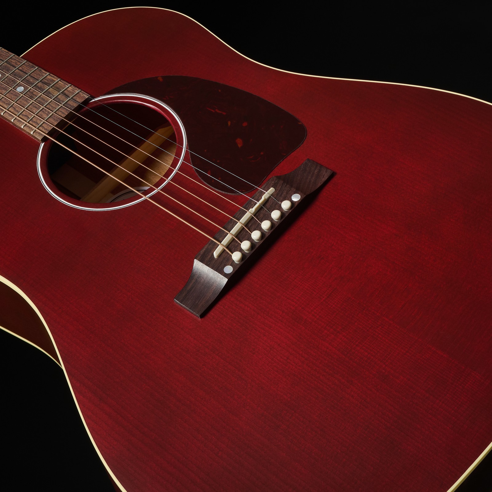 Decke der Gibson J-45 Special Satin Wine Red