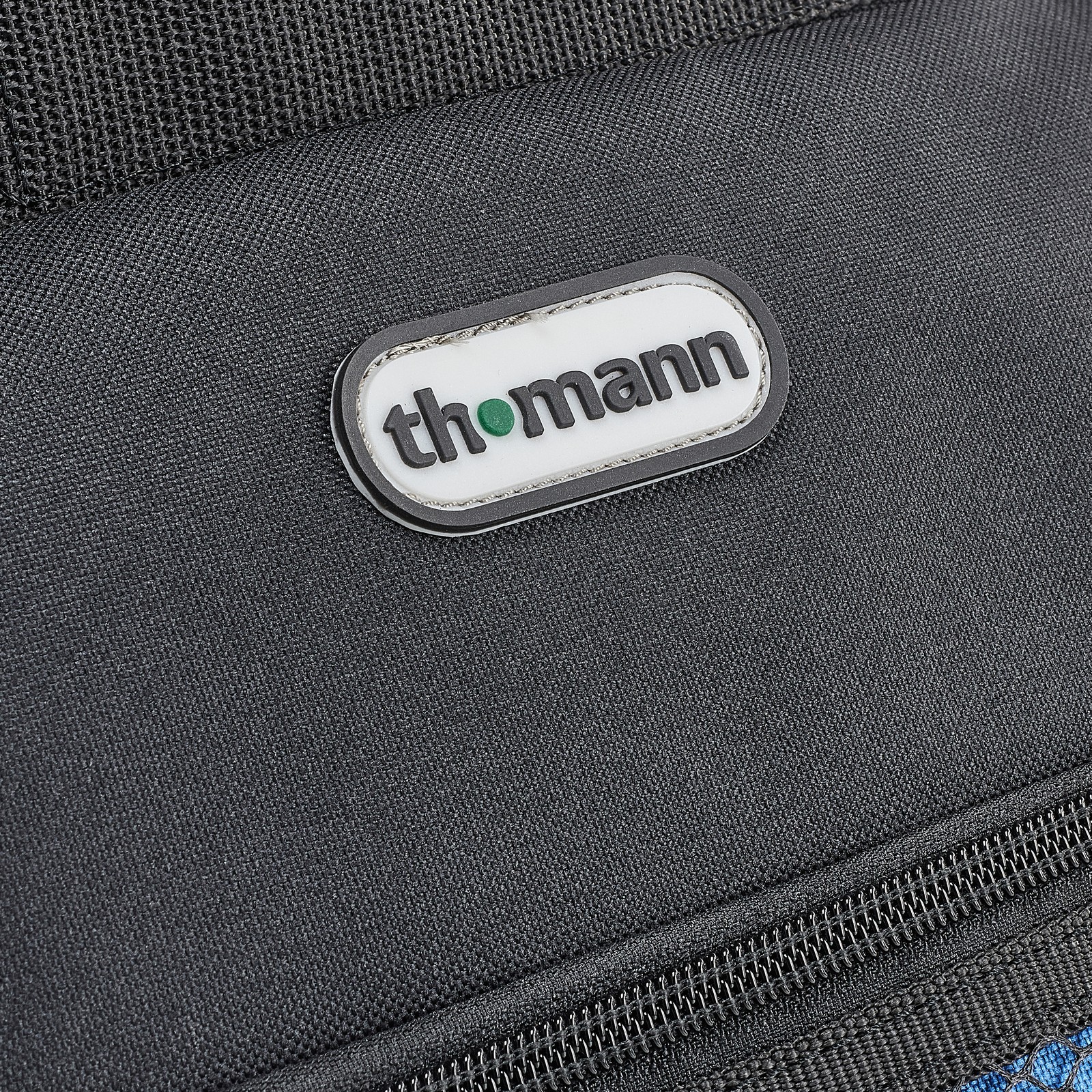 Reißverschloss und Logo auf dem Thomann Doppel-Gigbag für Gitarren 