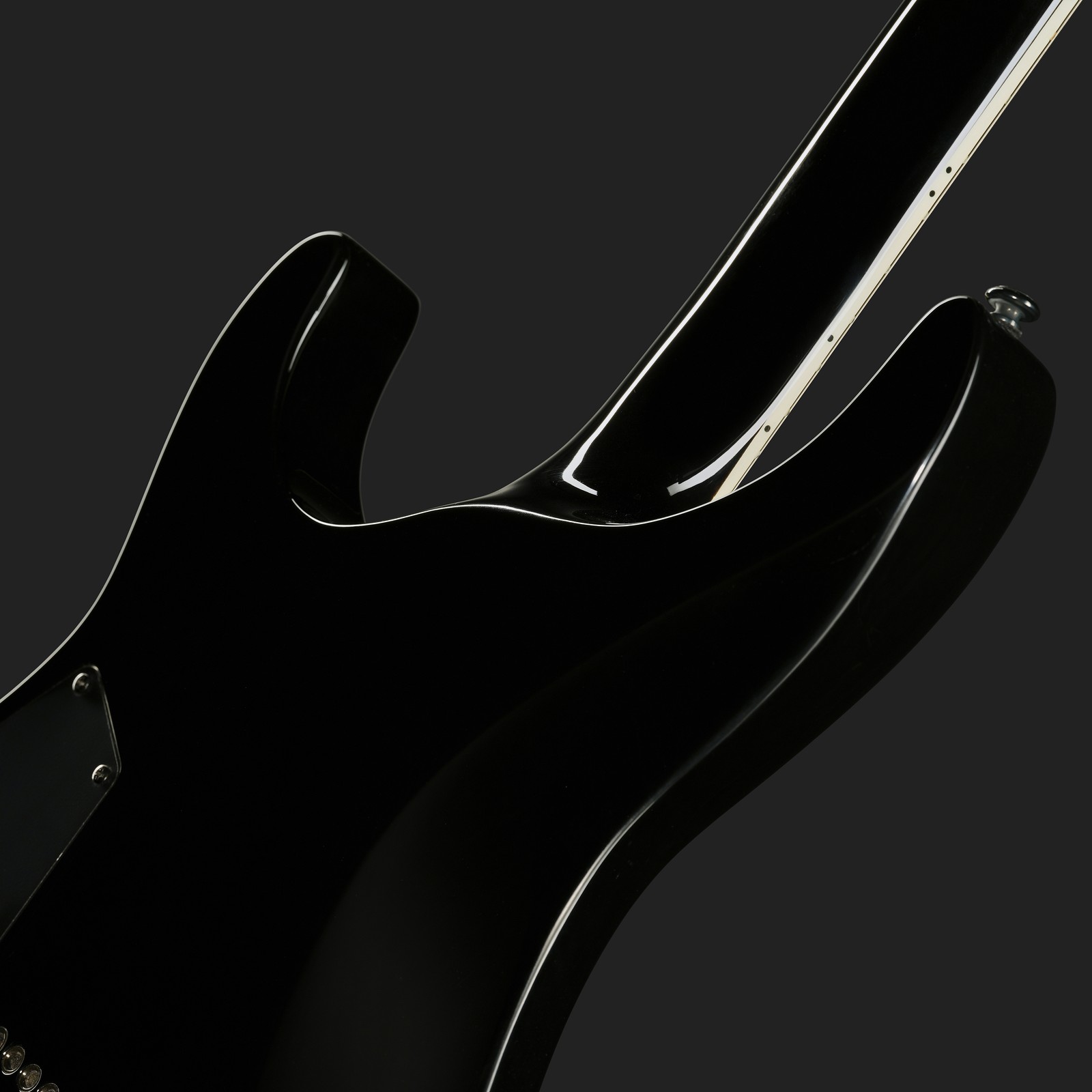 Rückseite der ESP LTD MH-400HT QM STB