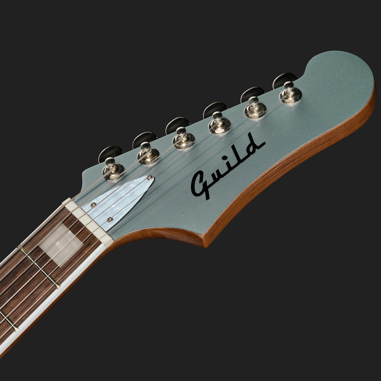 Guild Surfliner Deluxe Glacier Blue hellblaue Kopfplatte
