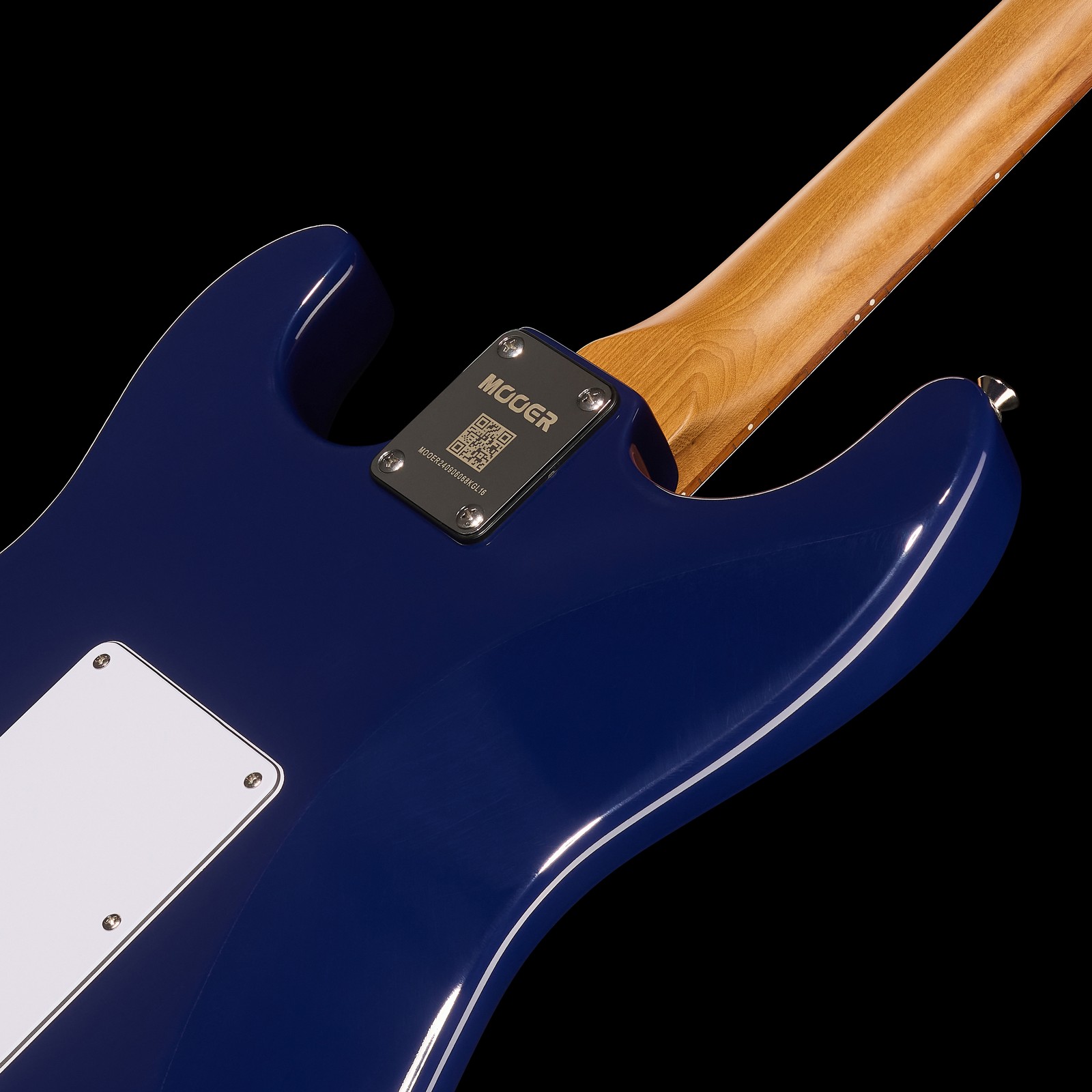 Neck joint on the Mooer MSC20 Pro Guitar Ocean Blue