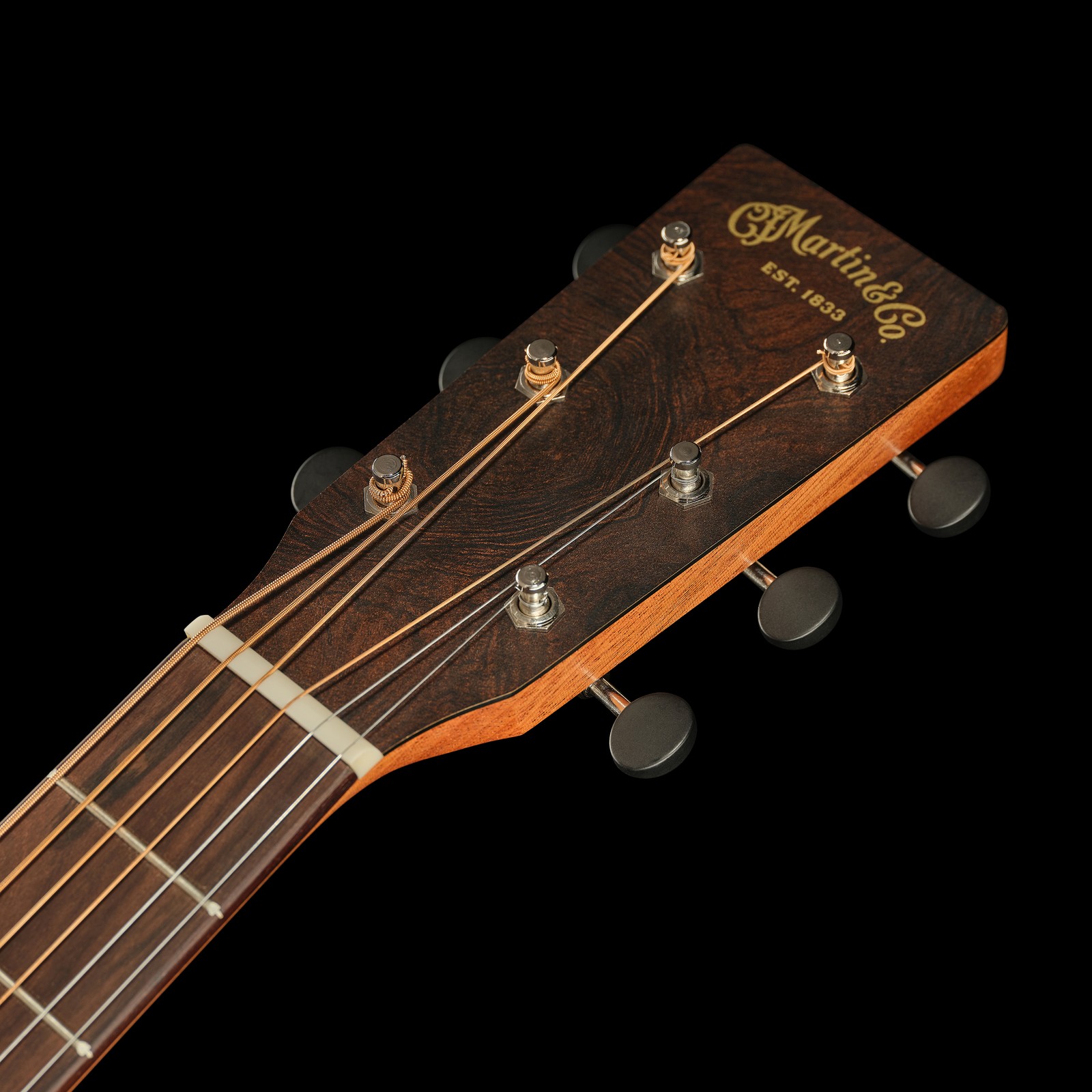 Kopfplatte der Martin Guitar 000 Jr E Sapele New Westerngitarre