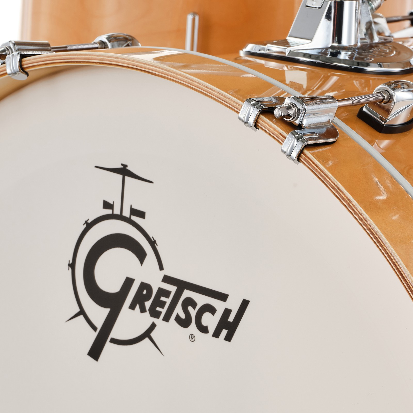 Herstellerbadge auf Gretsch Catalina Maple Bassdrum