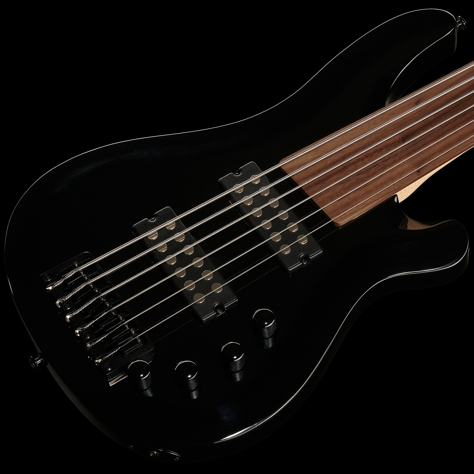 Decke des Harley Benton B-650FL BK Progressive Series mit zwei Humbuckern