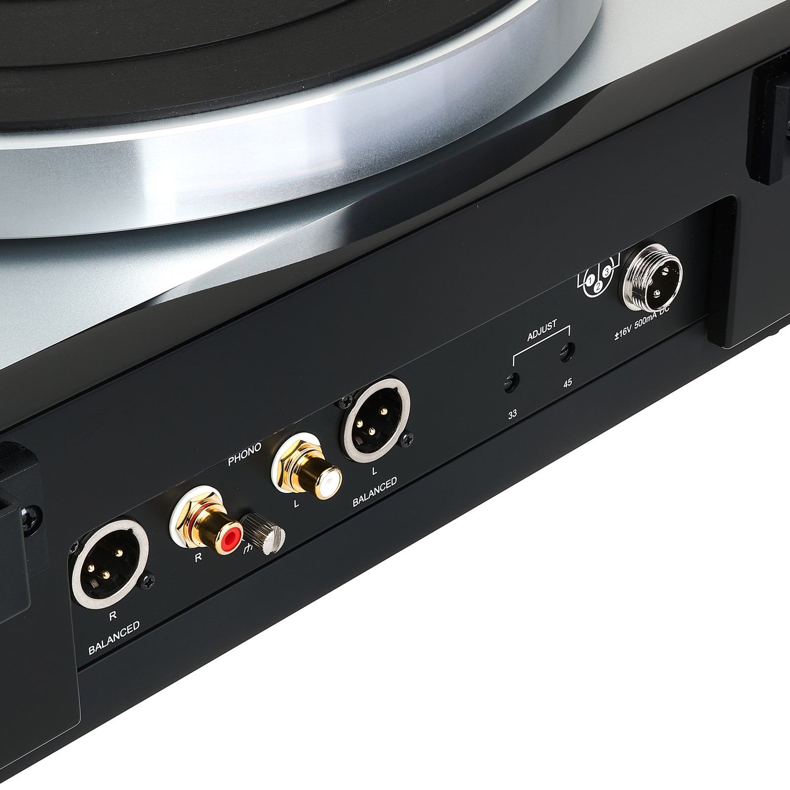 Rückseite mit Anschlüssen des Thorens TD 1601 TP 160 black mit Anschlüssen