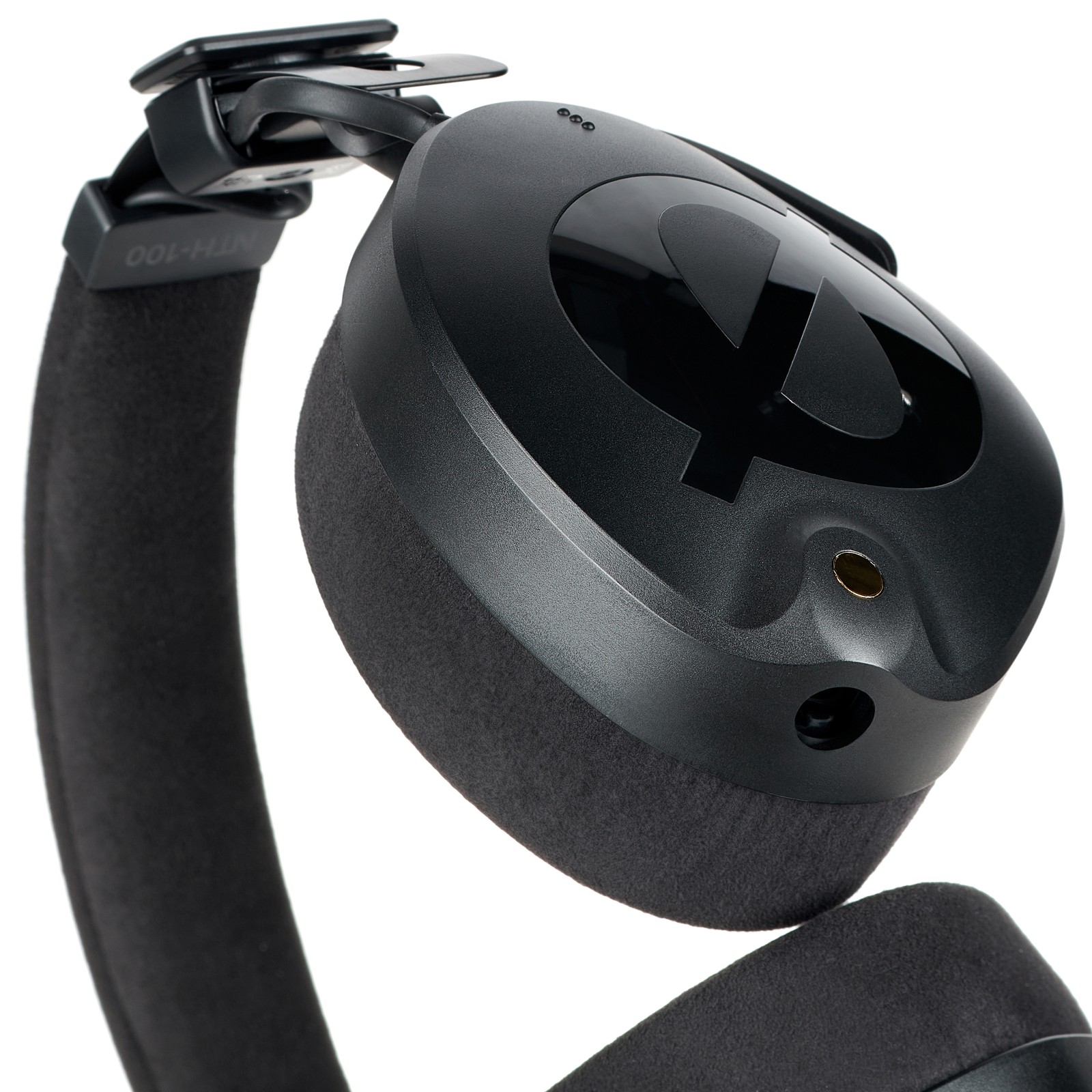 Rode NTH-100 headphones, earcups