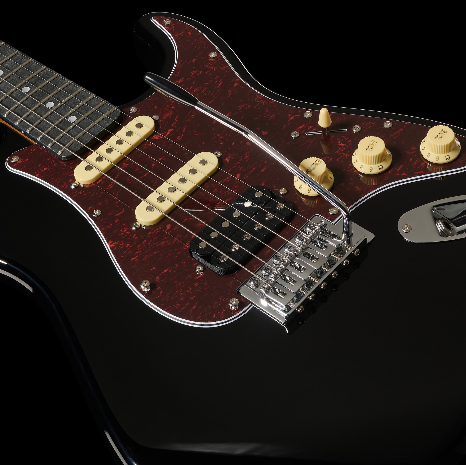 Pickups on the Mooer MSC10 Pro Guitar Black