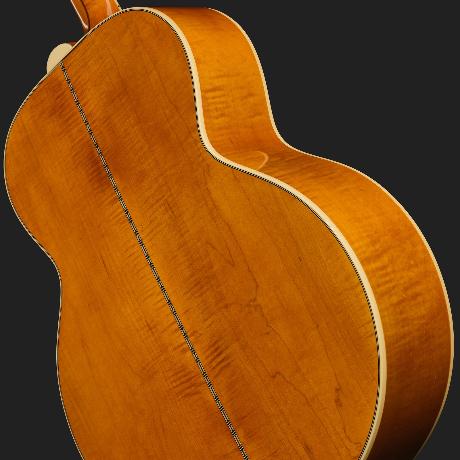 Flamed maple body of the Epiphone 1957 SJ-200 Reissue AN IBC, acoustic steel-string