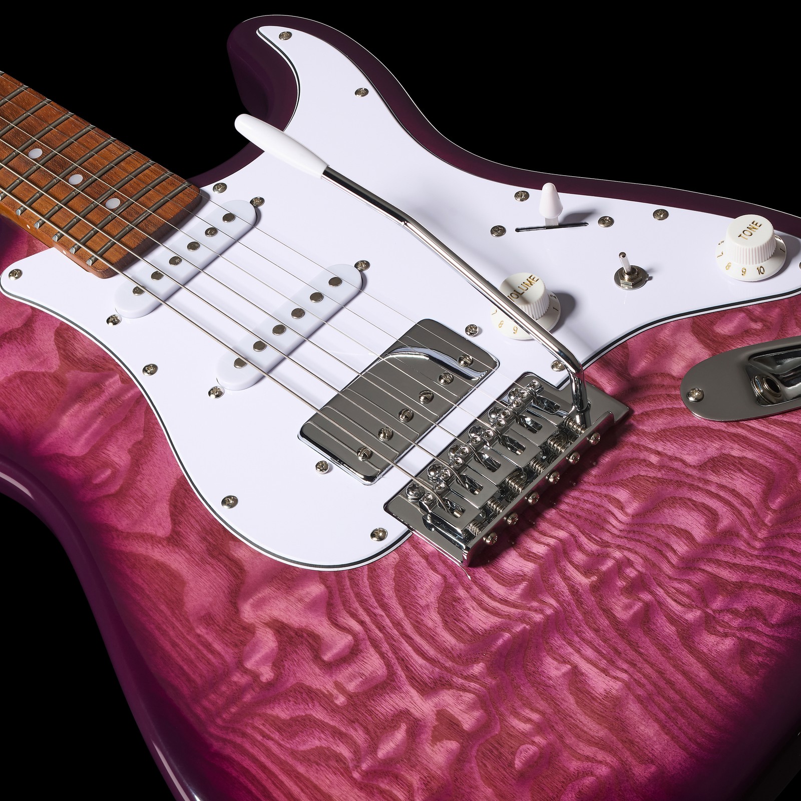 Pickups on the Mooer MSC20 Pro Guitar Prune Purple