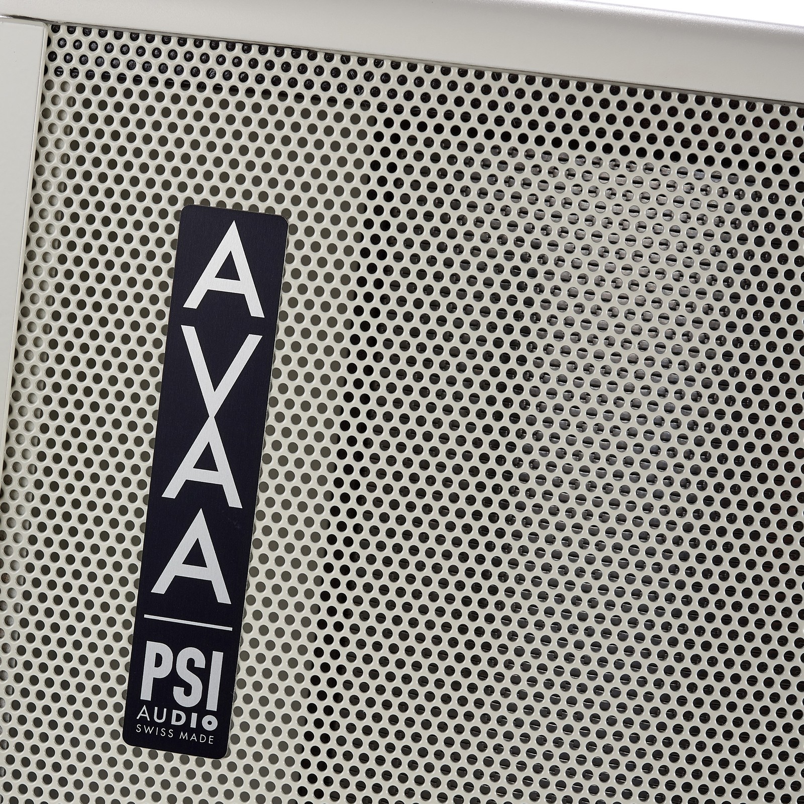 PSI Audio AVAA C20 Arctic White bass absorber, manufacturer's logo