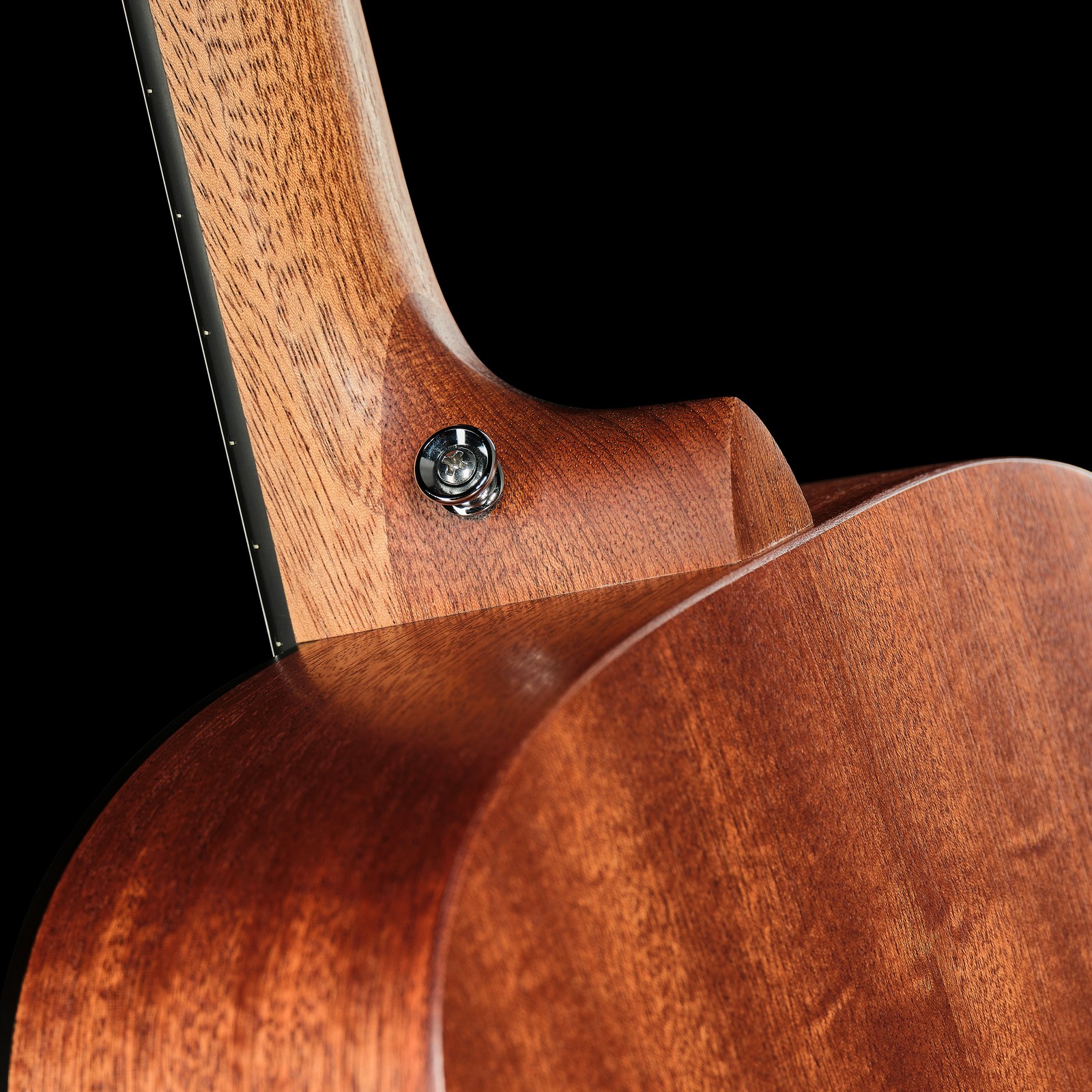 Halsübergang der Martin Guitar D Jr E Street Legend Burst Westerngitarre