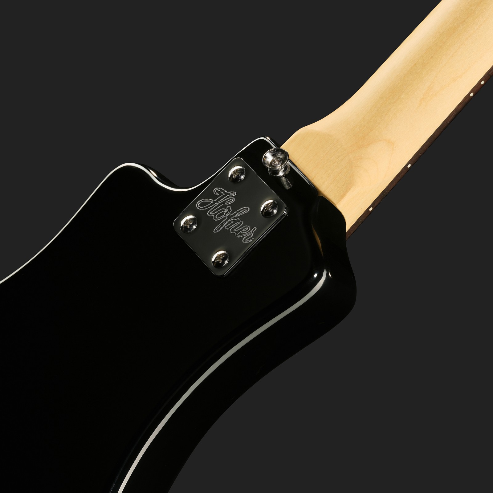 Back of the Höfner Shorty BK Electric Guitar