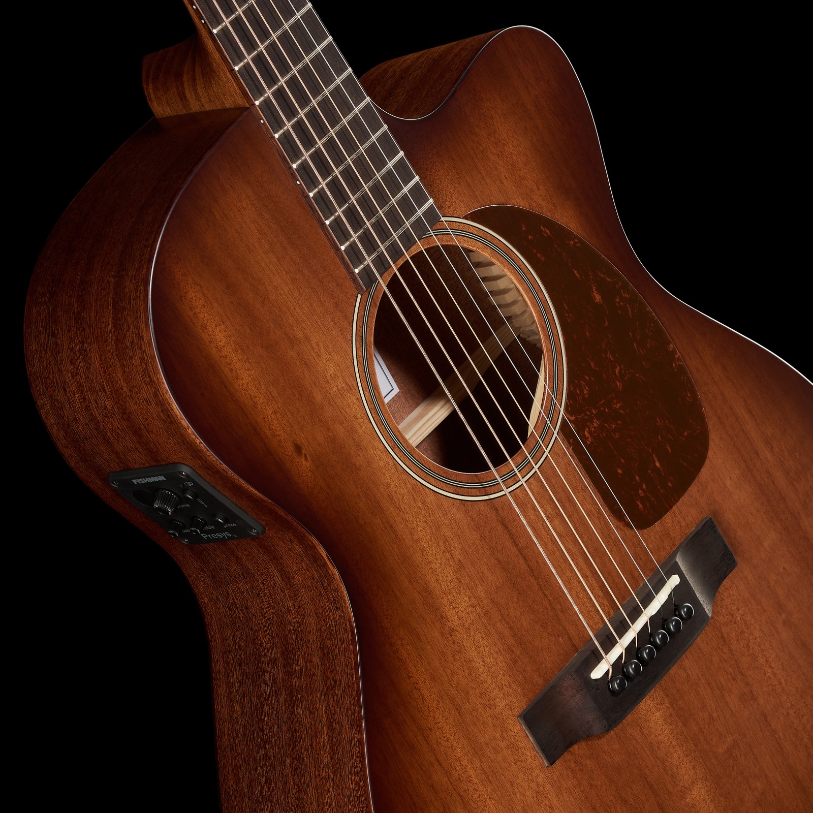Schallloch in der Gabun Mahagoni Decke der Harley Benton Custom Line CLA-15MCE VS