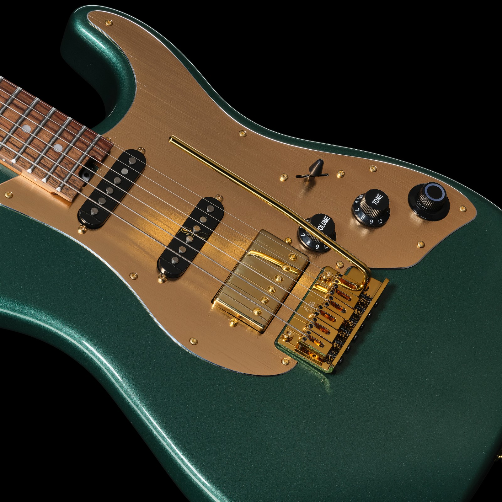 Mooer GTRS Guitars Standard 900 W RG mit zwei Singlecoils und einem Humbucker