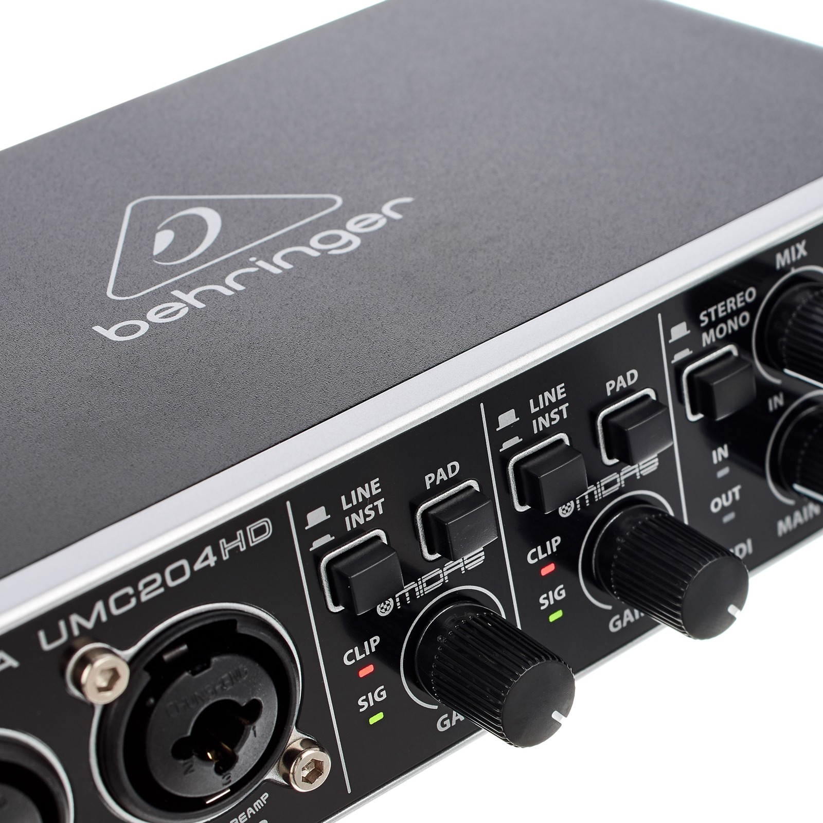 Controls on the Behringer U-Phoria UMC204HD USB Audio Interface