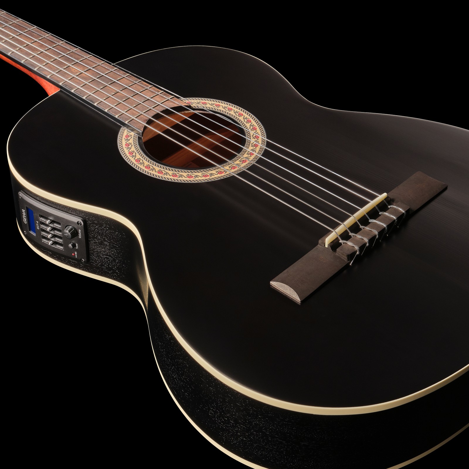 Schwarze Decke der Caballero by Manuel Rodriguez Principio CA-PM BE Black mit Preamp in der Zarge
