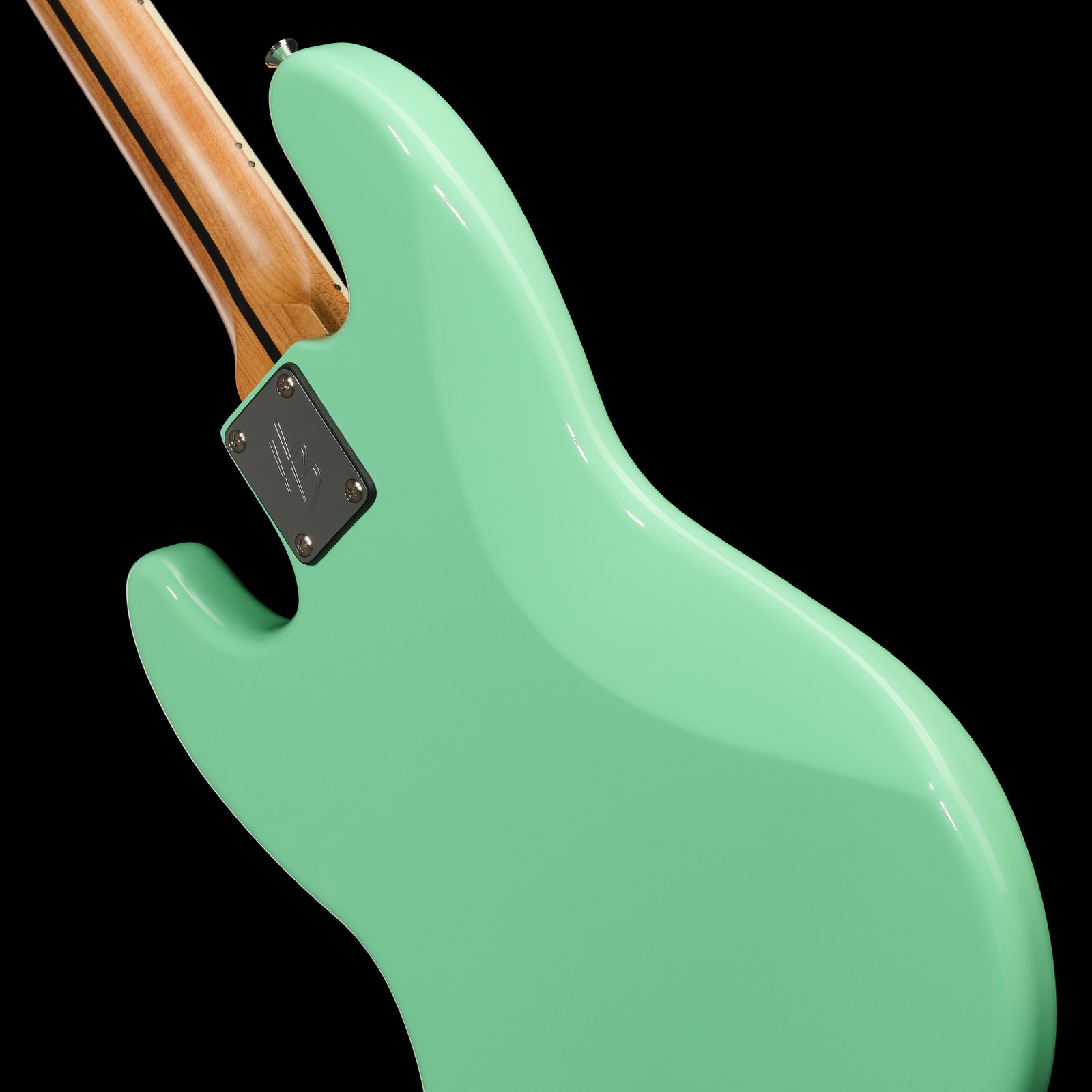 Geschraubter Hals auf der Bassgitarre Harley Benton MV-4JB Seafoam Green von hinten