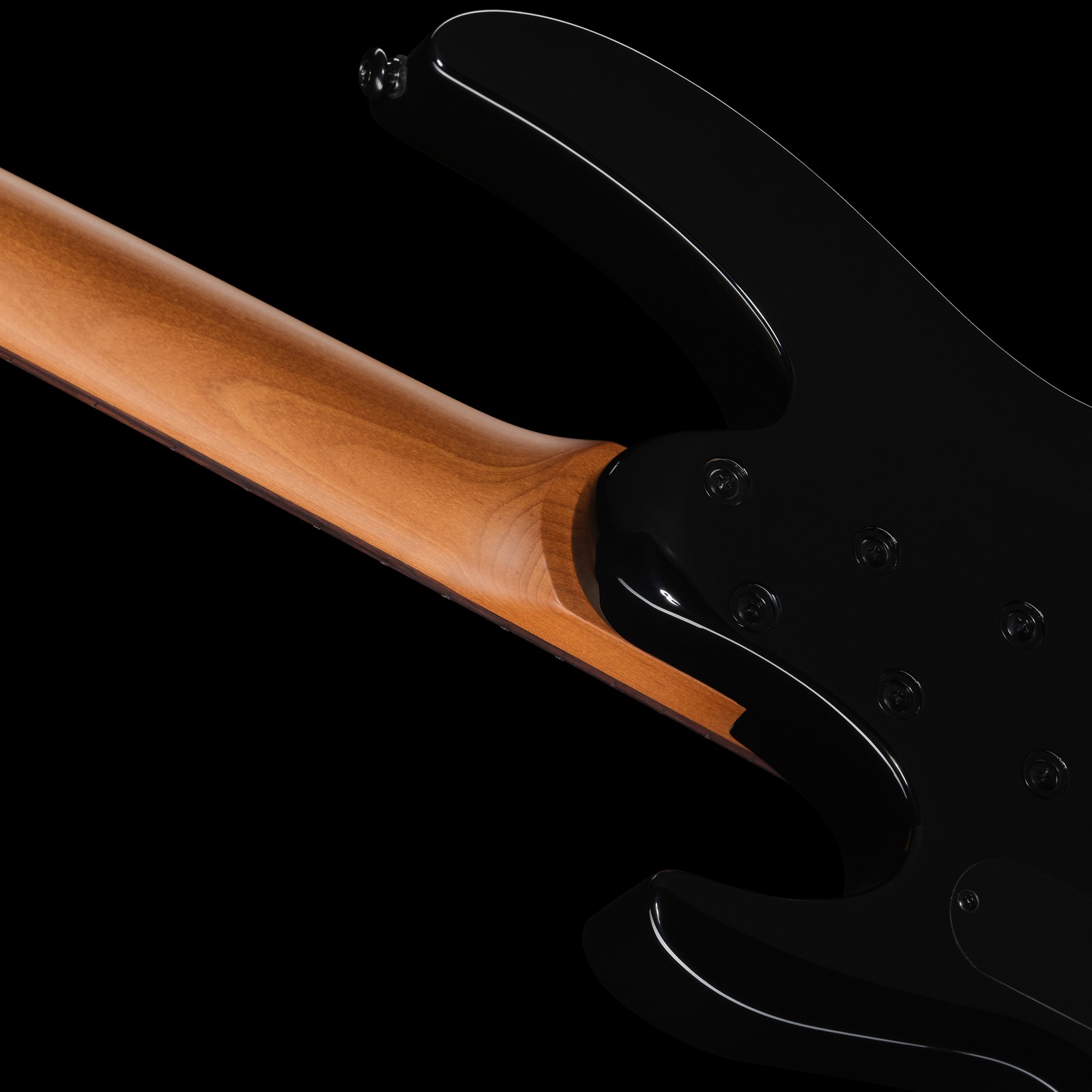 Halsübergang des ESP LTD B-204DX RB E-Bass