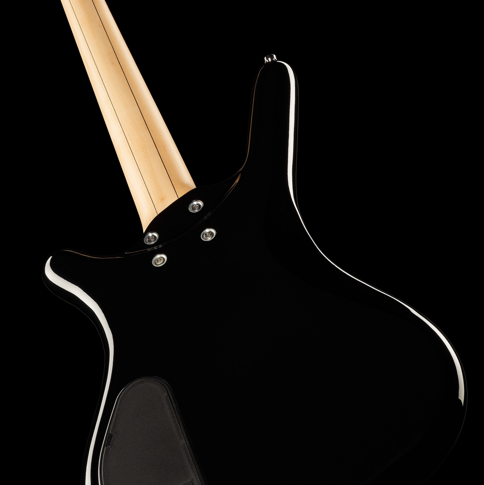 Bolt-on maple neck, Warwick RockBass Corvette Basic 4 Medium Scale Black