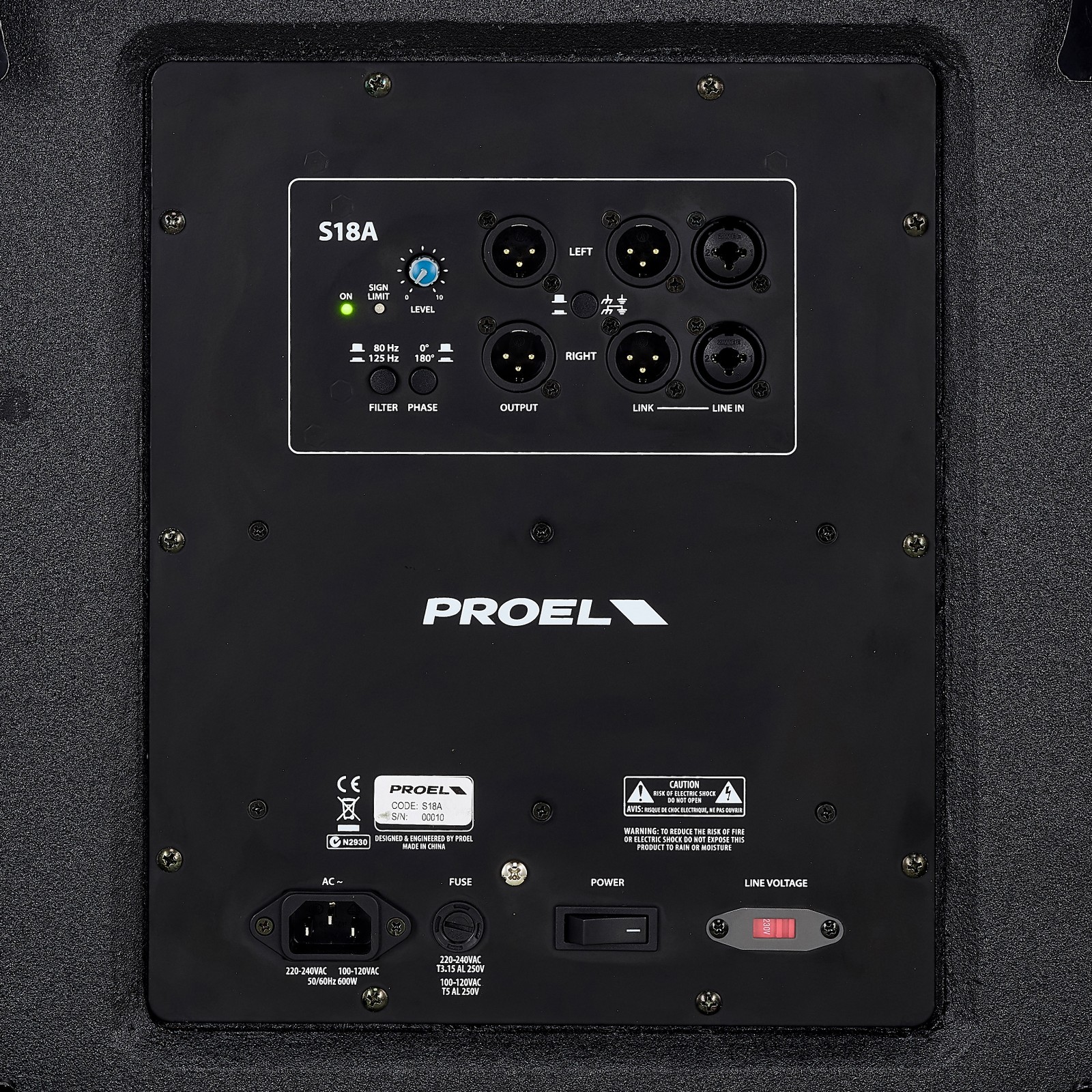 Rückseite des Proel S18A Subwoofers mit Bedienelementen