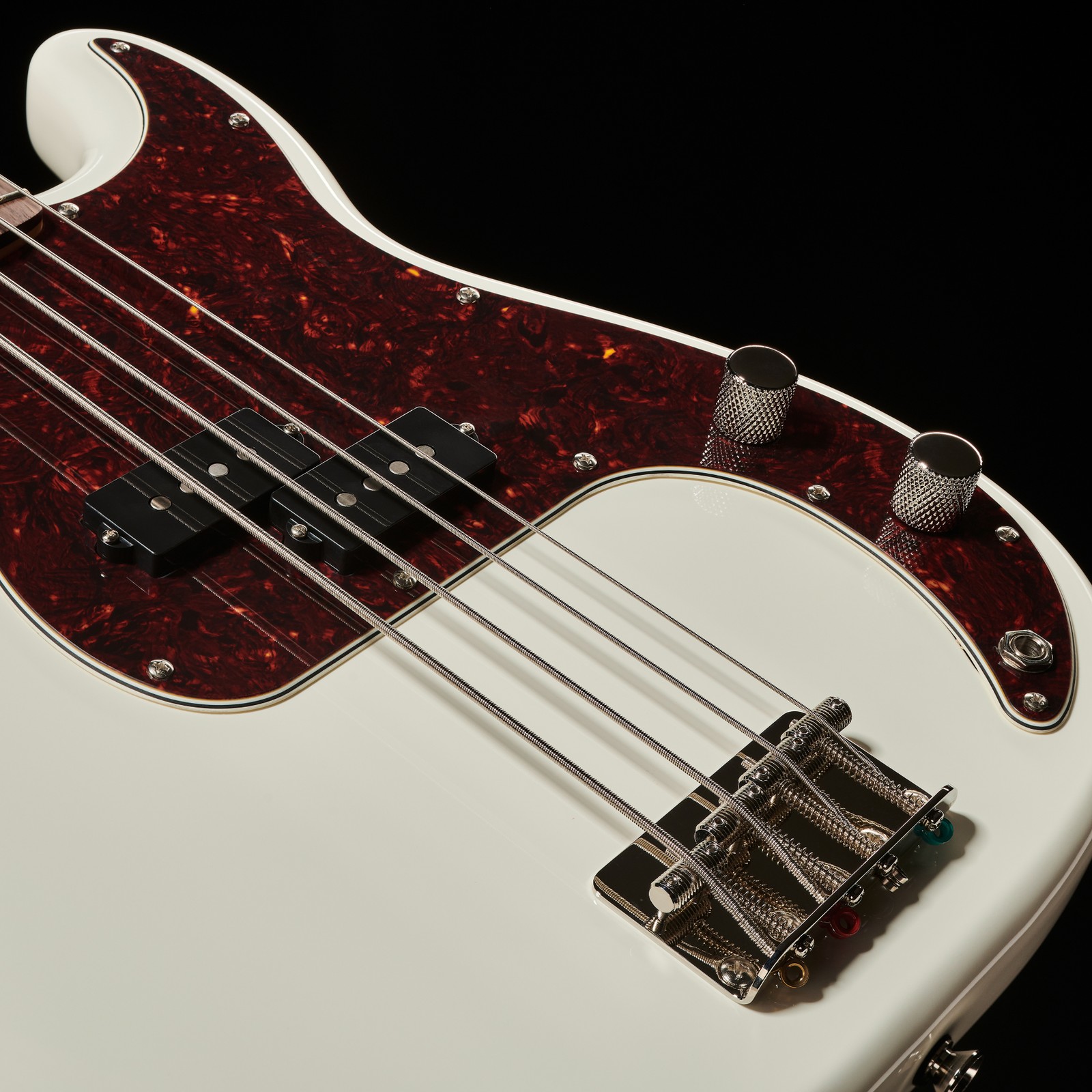 Bridge and pickup on the Squier CV 60s P-Bass LRL OWT Electric Bass