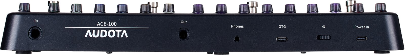 Anschlüsse auf der Rückseite des Audota ACE-100 Combined Effects Pedal 