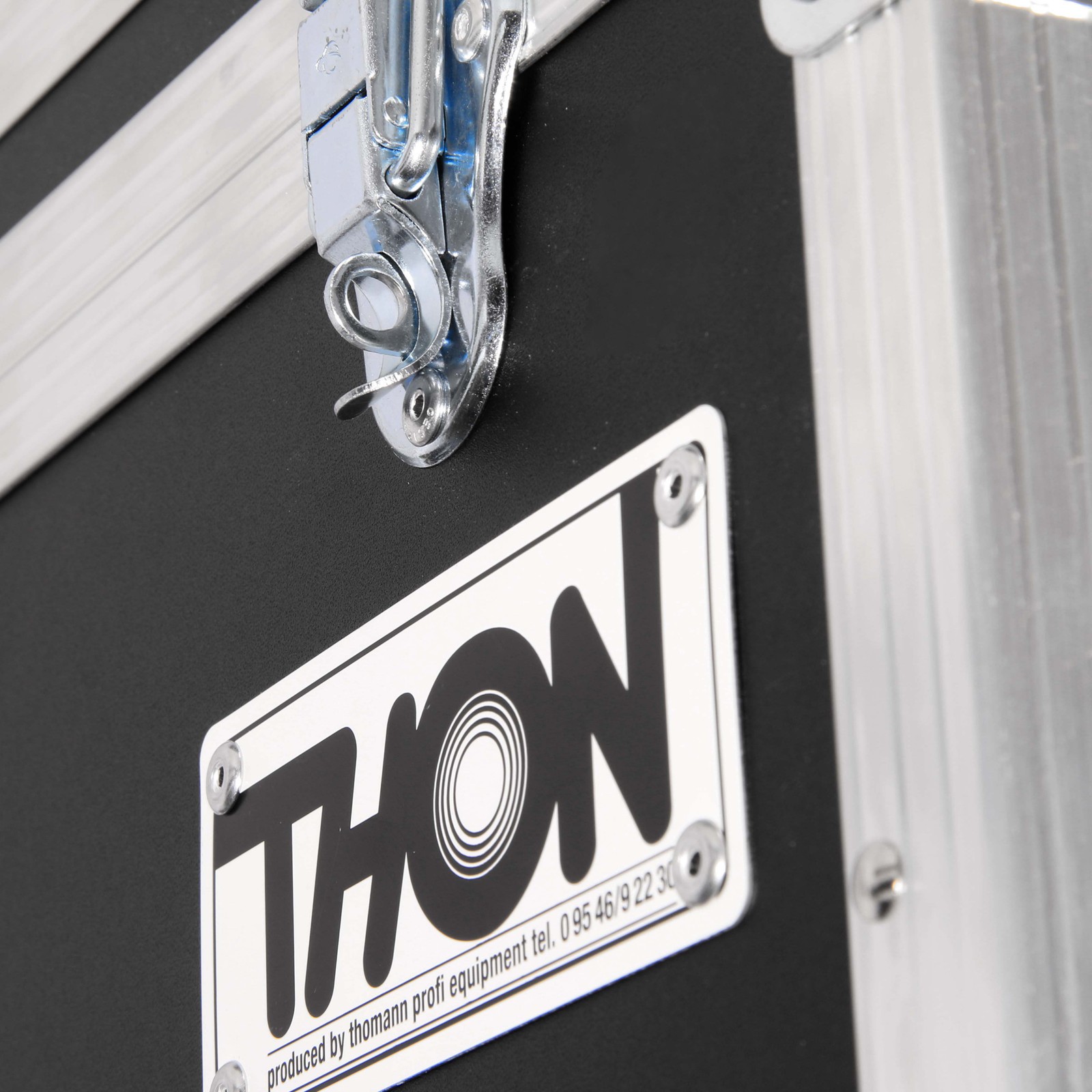 Herstellerlogo auf dem Thon Zubehörkoffer/Kabeltruhe 80x31x35cm schwarz