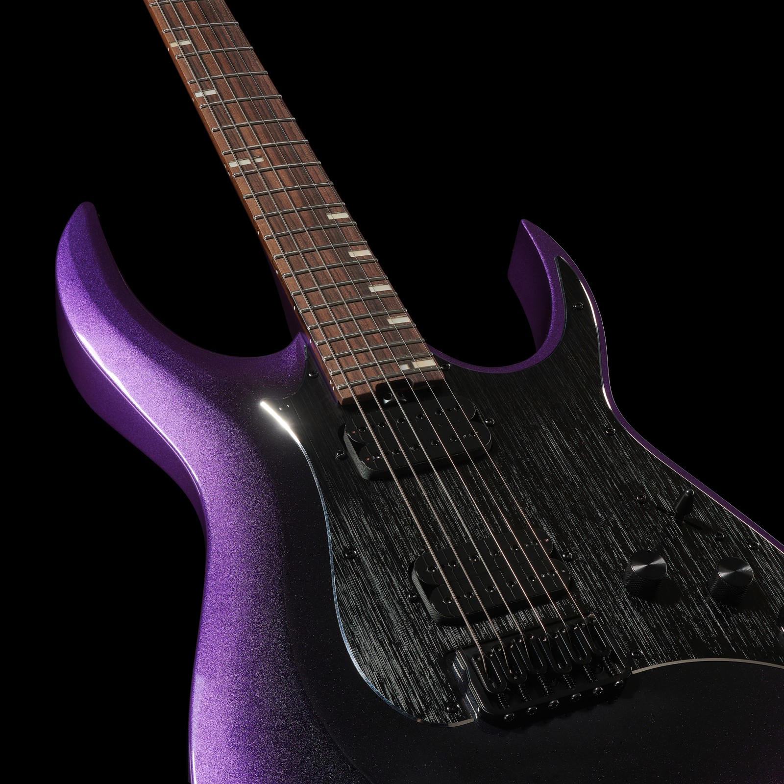 Cover and pickups of Mooer GTRS Guitars Modern 800 DPP electric guitar with built-in GTRS system