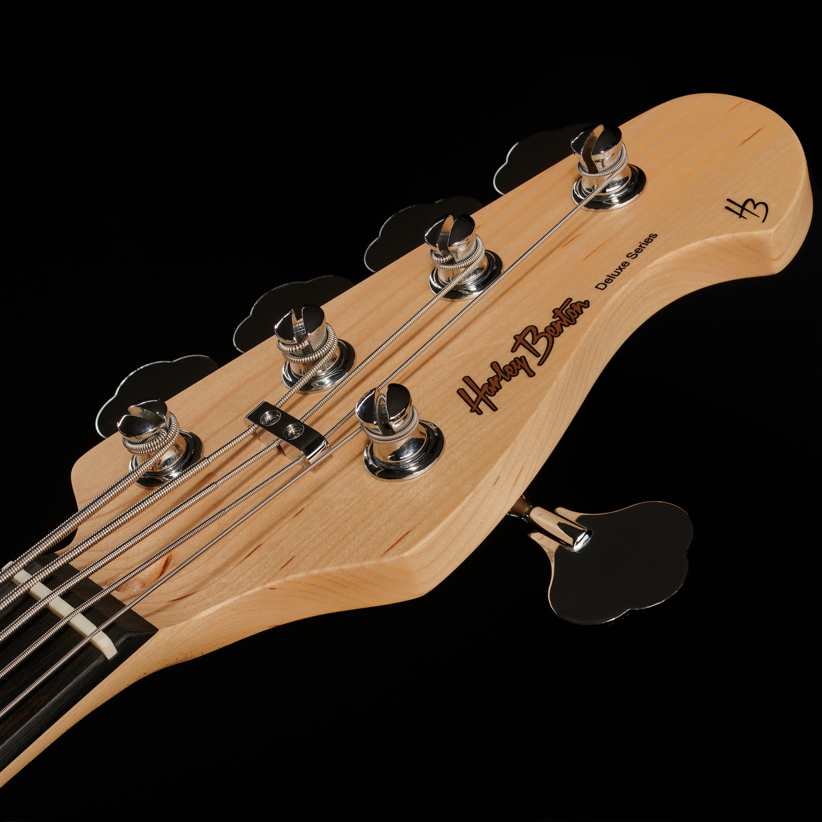 Kopfplatte des Harley Benton PJ-5 HTR Deluxe Serie 5-Saiter E-Bass