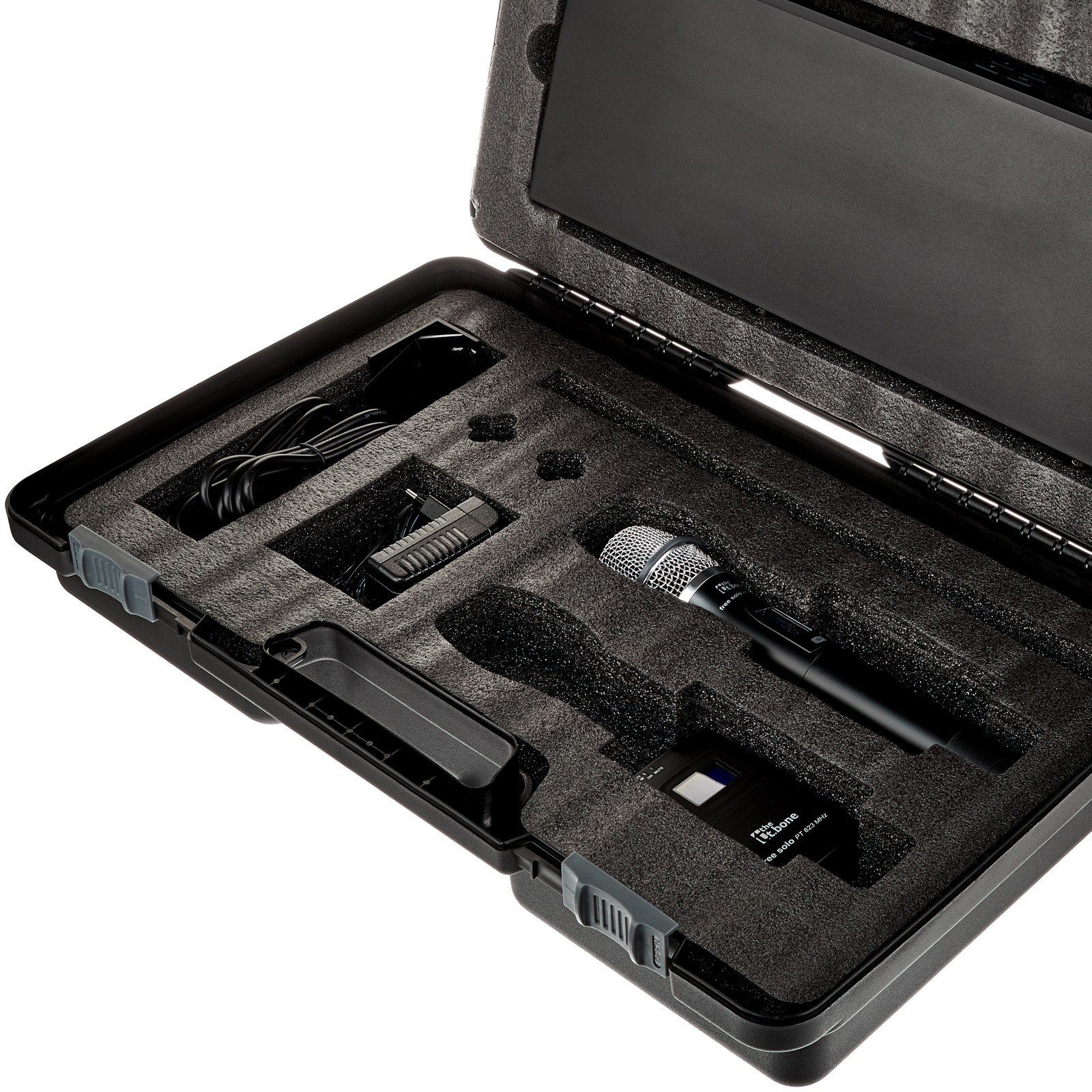 the t.bone free solo Twin HTPT 823 MHz 2-kanal UHF Funksystem mit Zubehör im passenden Kunststoffkoffer