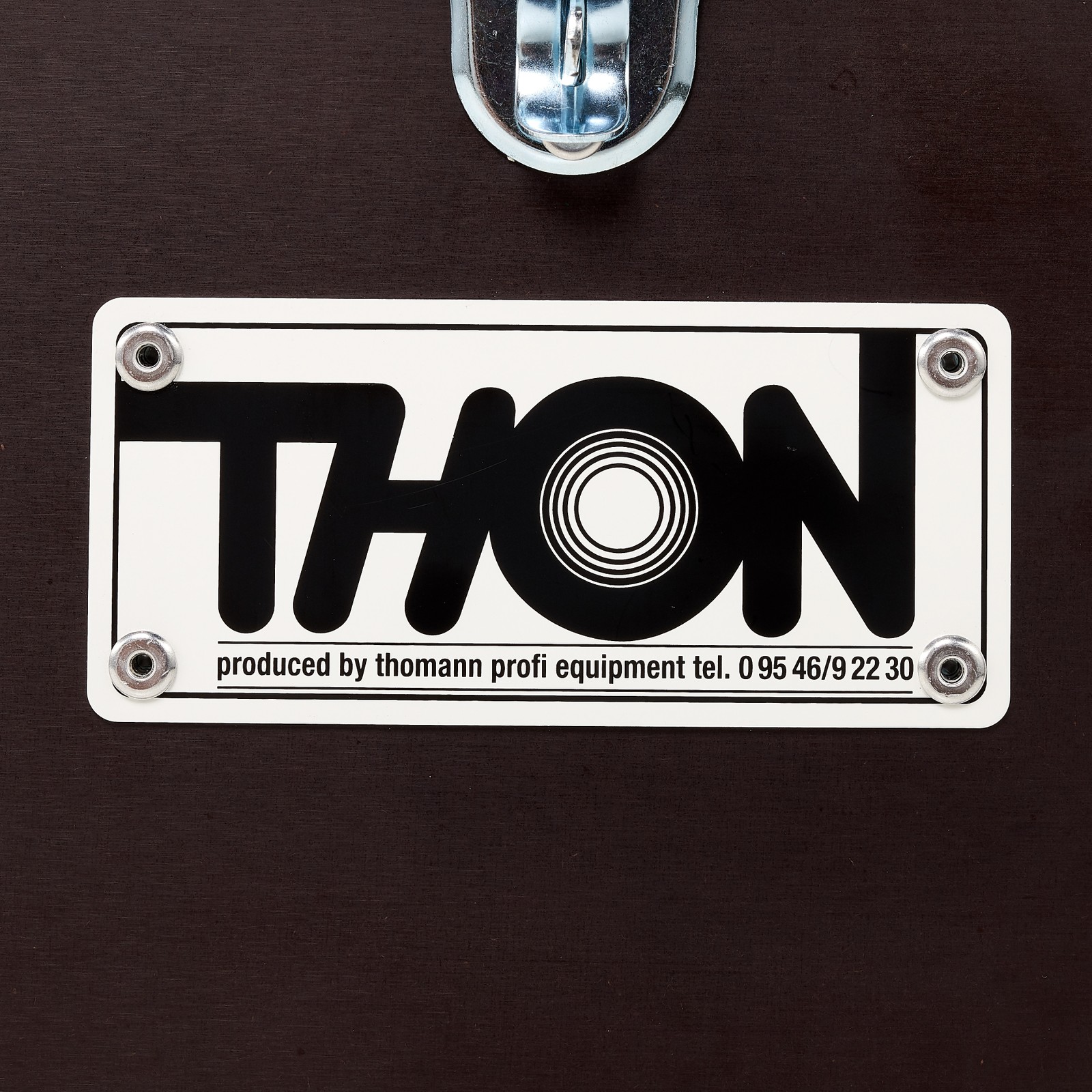 Herstellerlogo auf dem Thon Accessory Case 80x31x34 BR