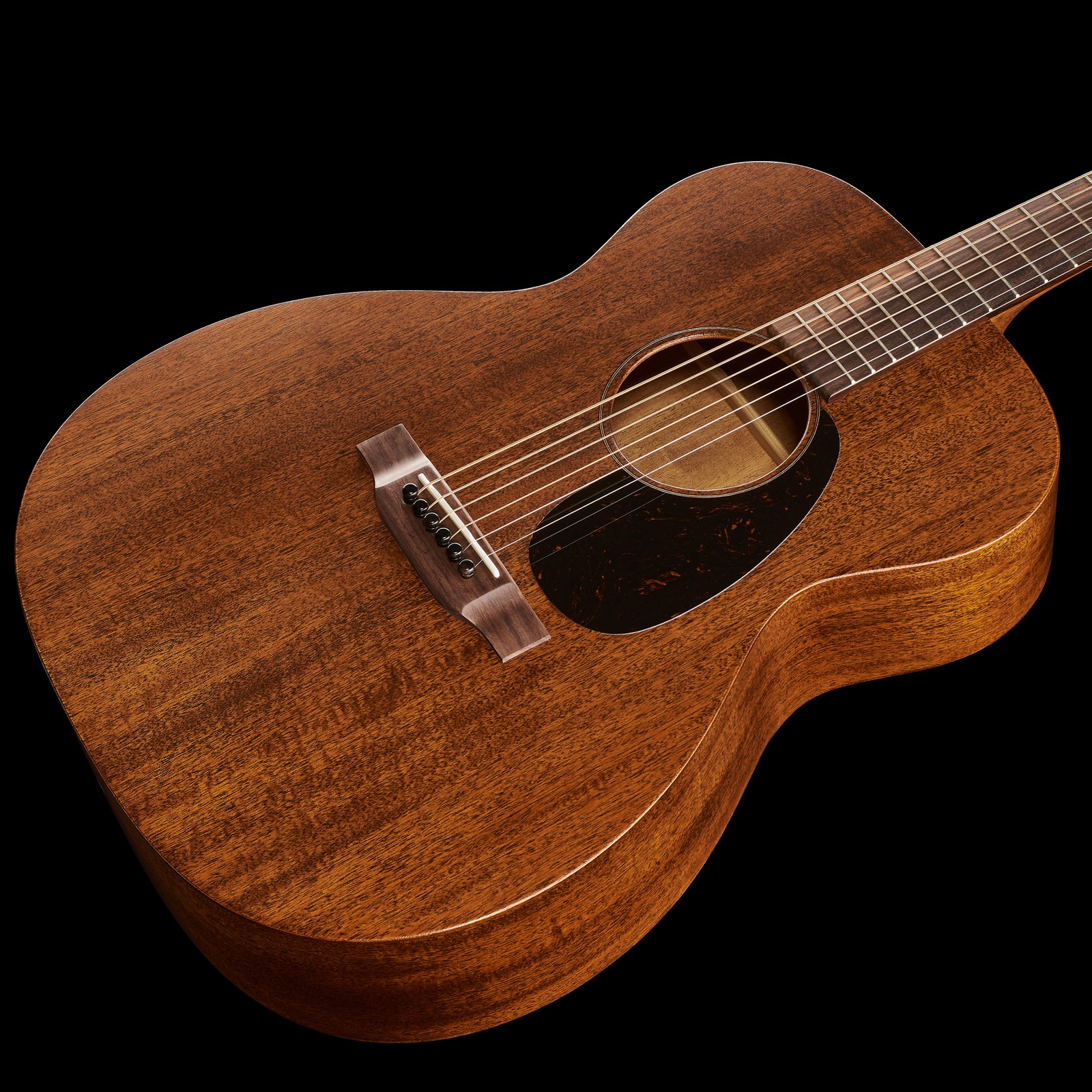 Mahogany top on the Martin Guitars 000-15M