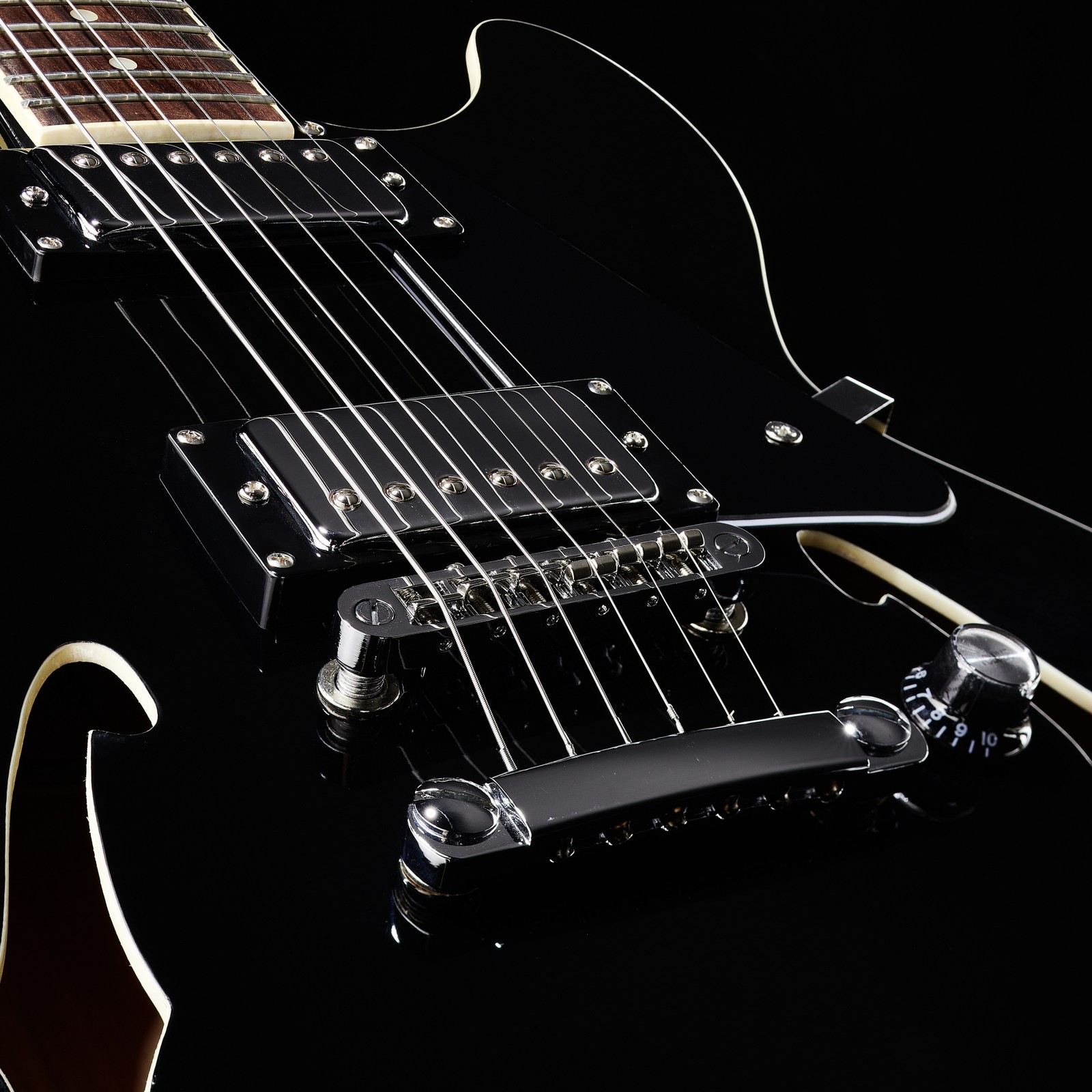 Humbucker auf der Harley Benton HB-35 Bk Vintage Series 
