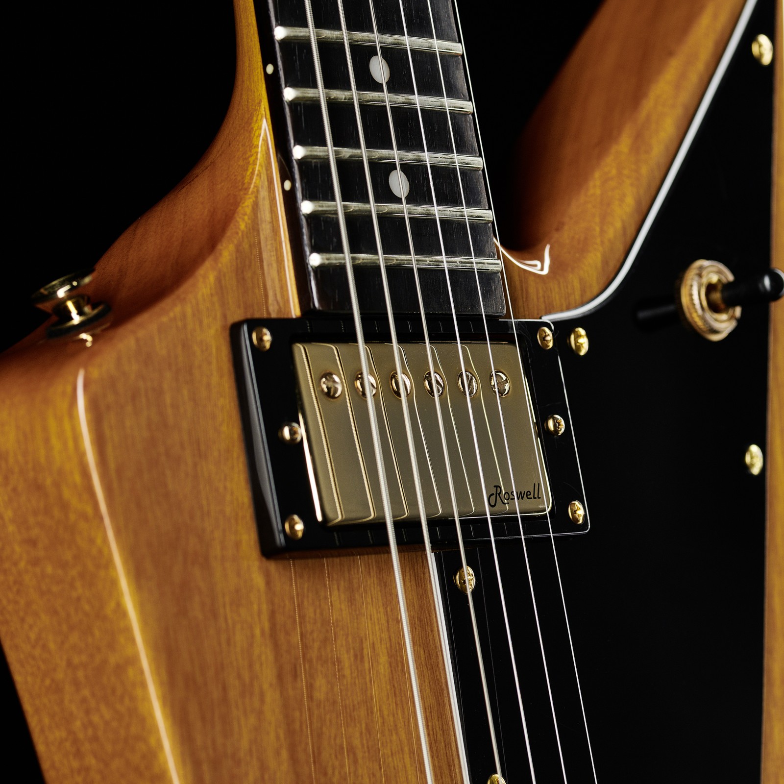 Roswell humbucking neck pickup on the Harley Benton EX-76 Classic GHW AN