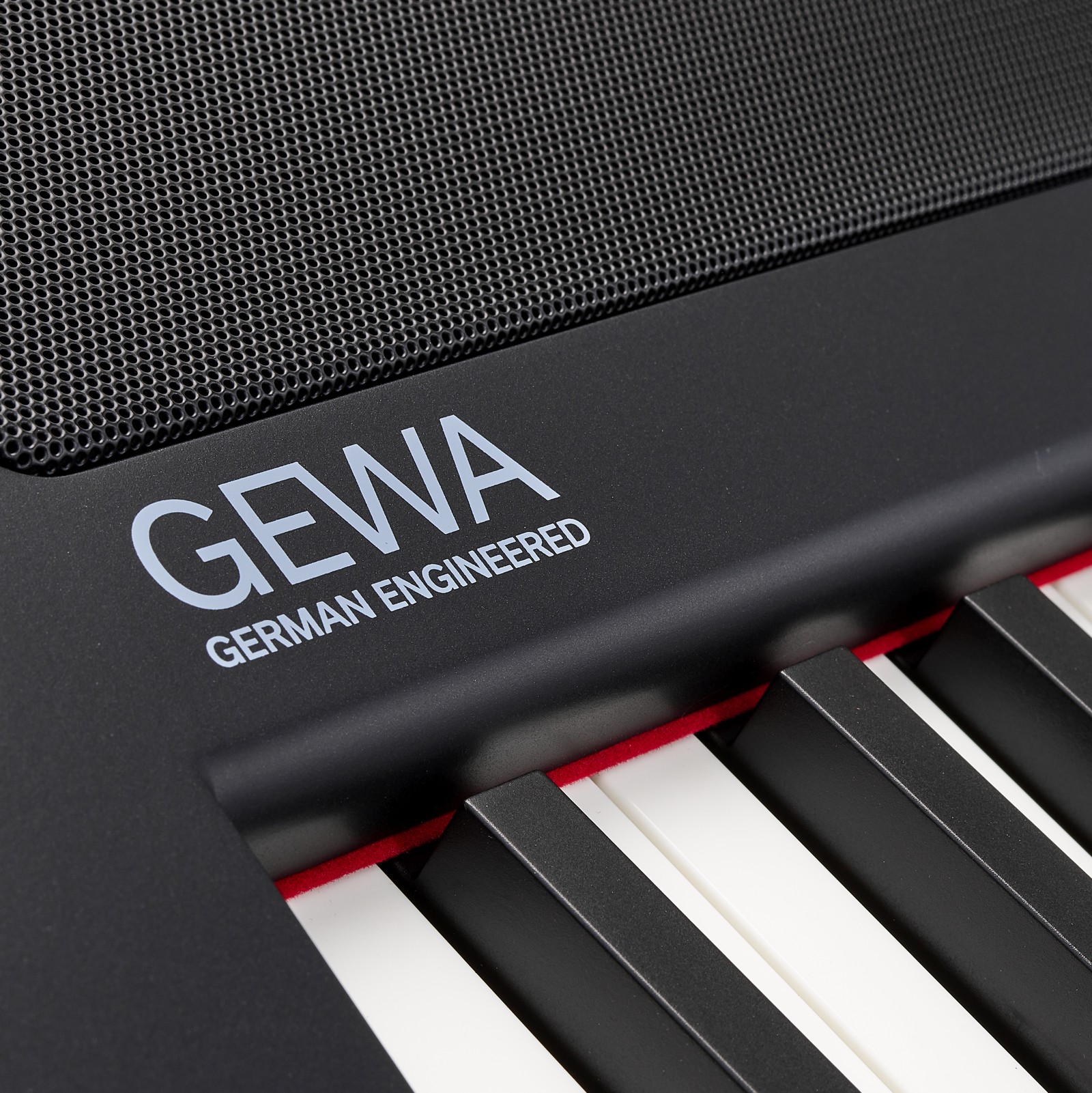 Gewa Logo am PP-3 Digitalpiano mit 88 Tasten