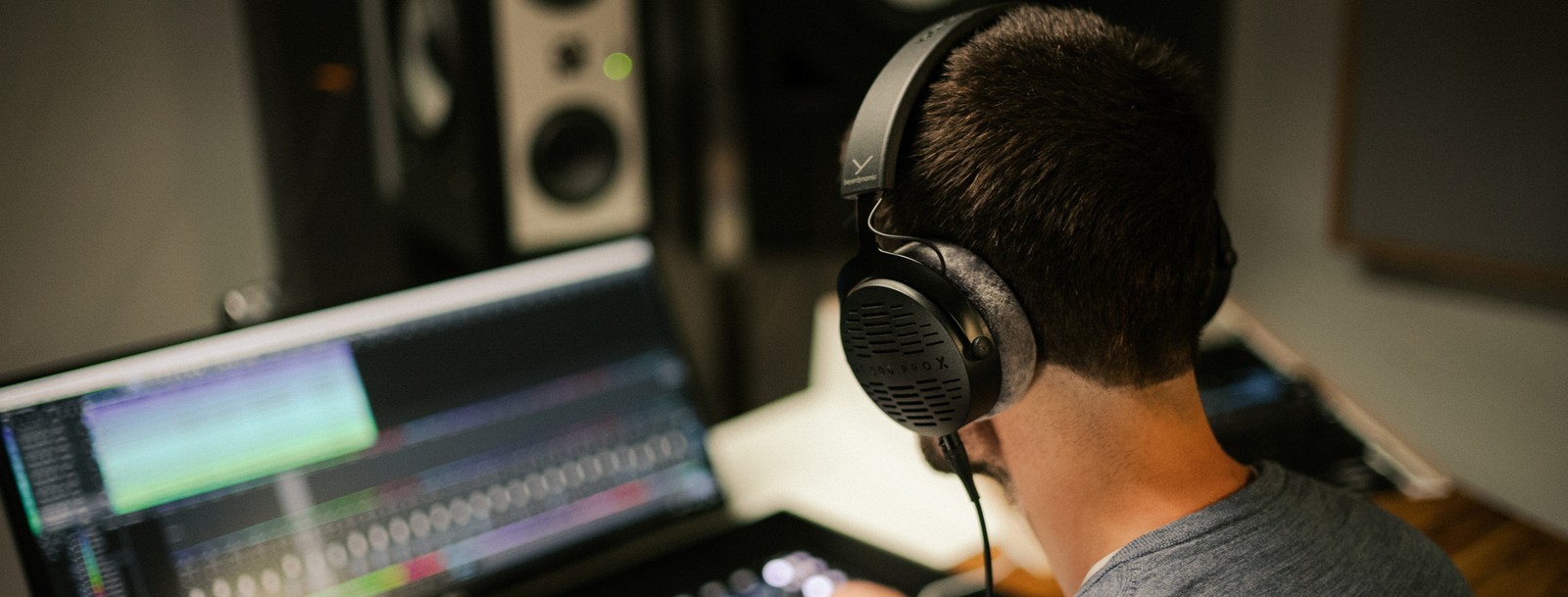 beyerdynamic DT 900 Pro X używane w studiu nagraniowym