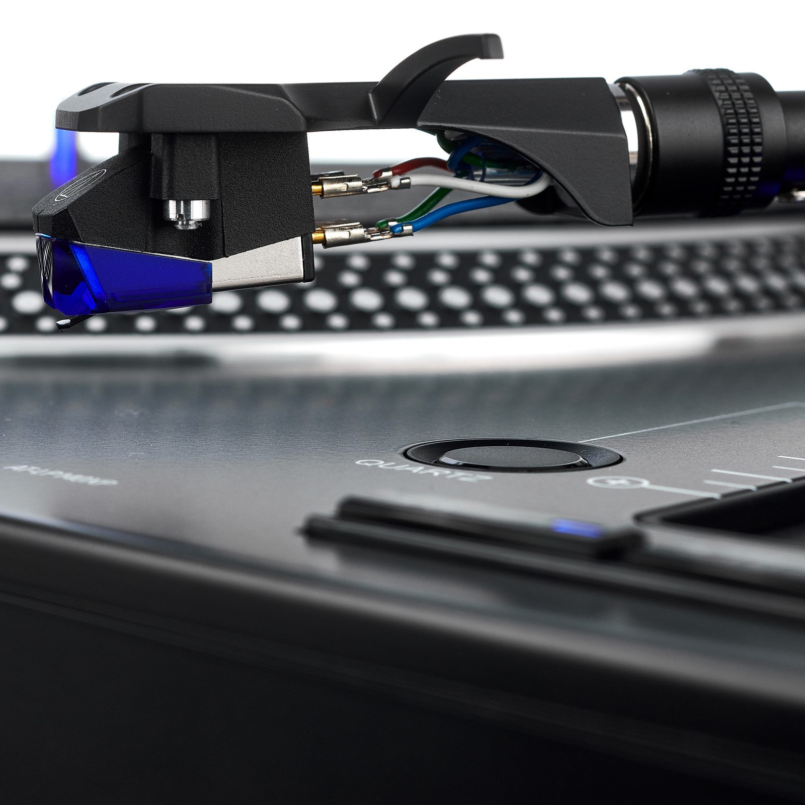Nadel im Tonabnehmer des Audio-Technica AT-LP140XP Black 