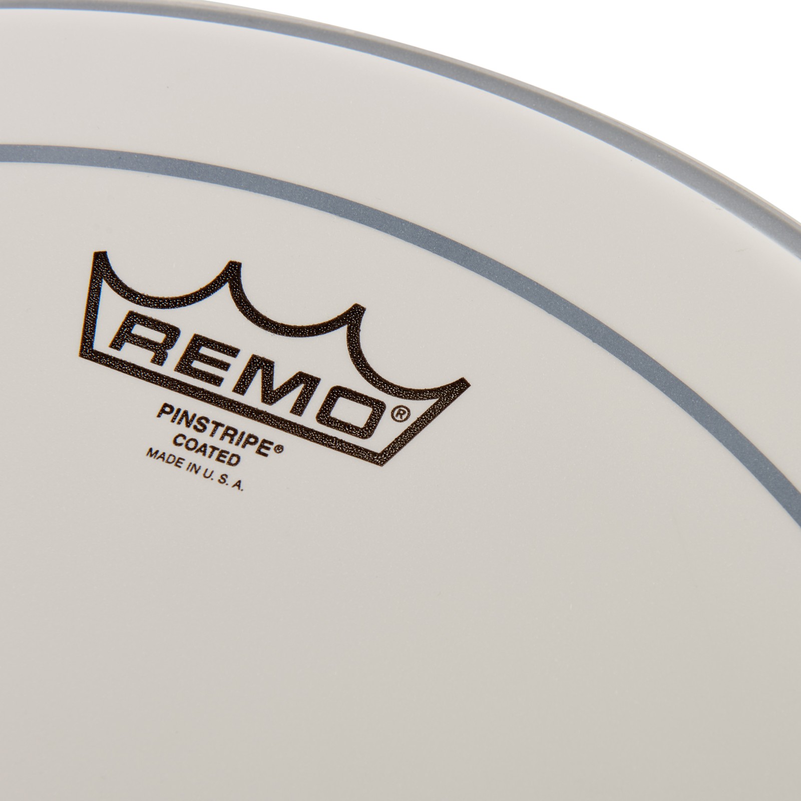 Herstellerlogo auf dem Remo Pin Stripe Coated 15" Fell