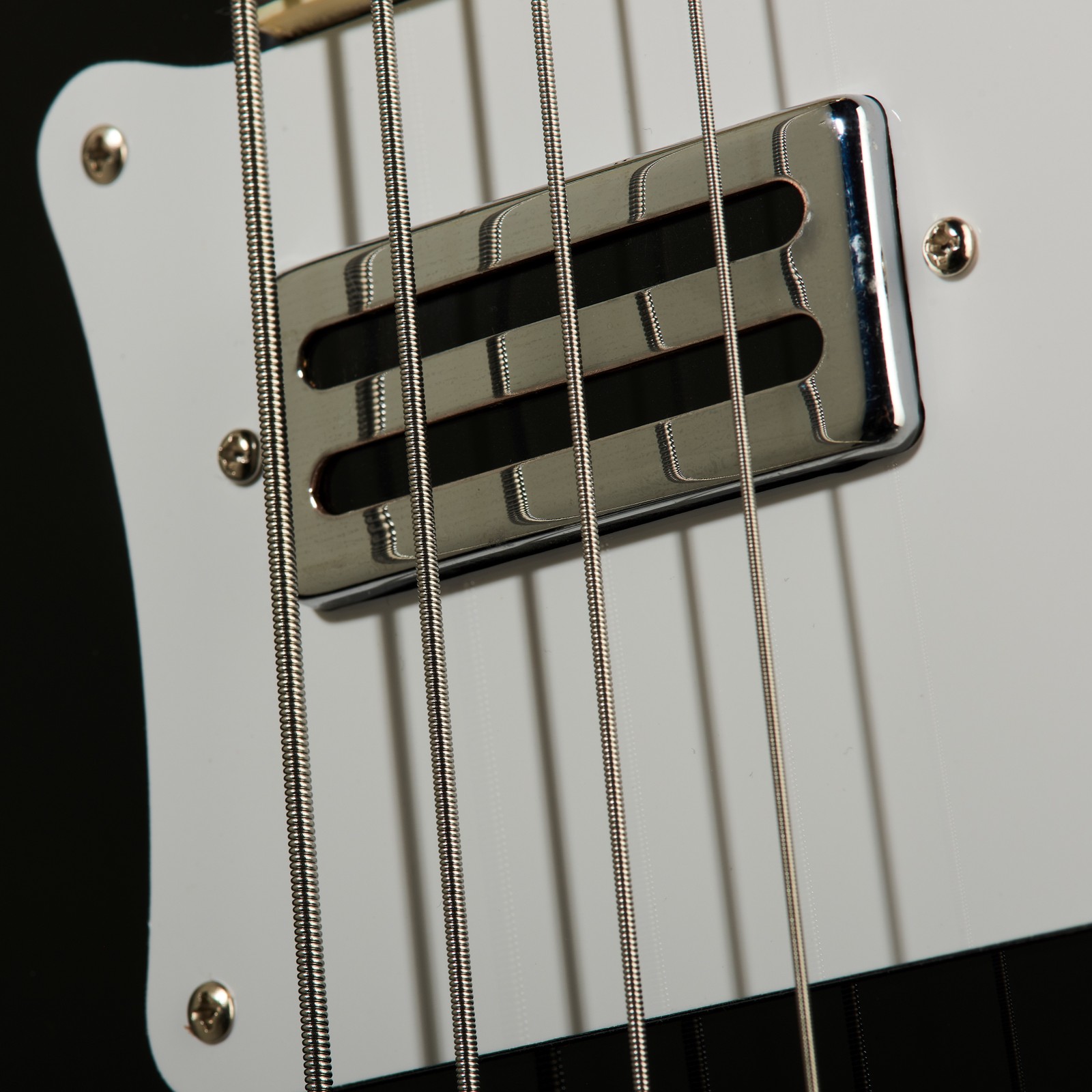 Pickups on the Harley Benton RB-414BK Classic Series Electric Bass
