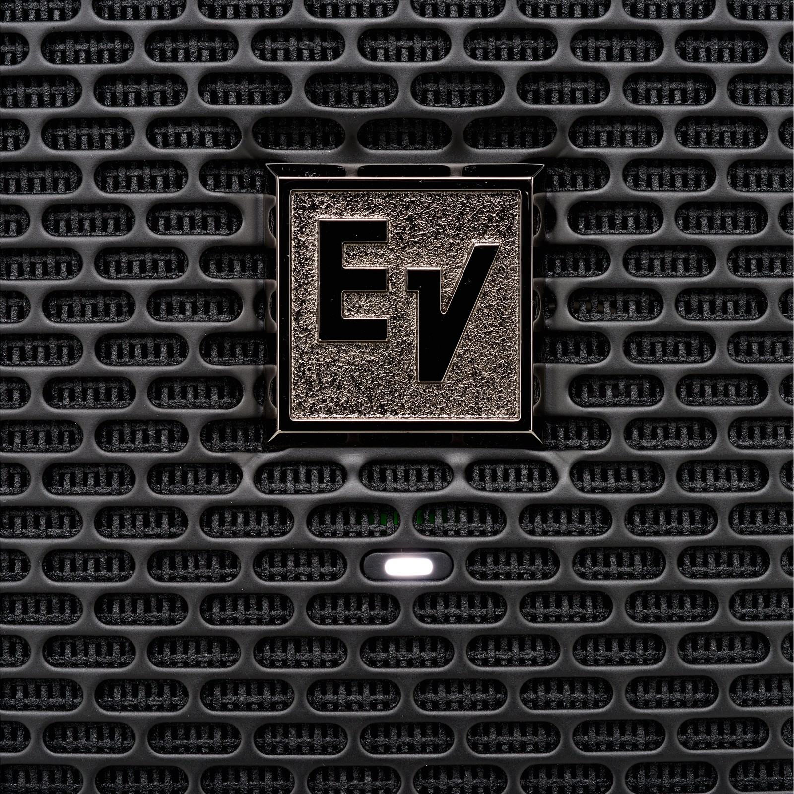 EV Logo am EV ETX-35P