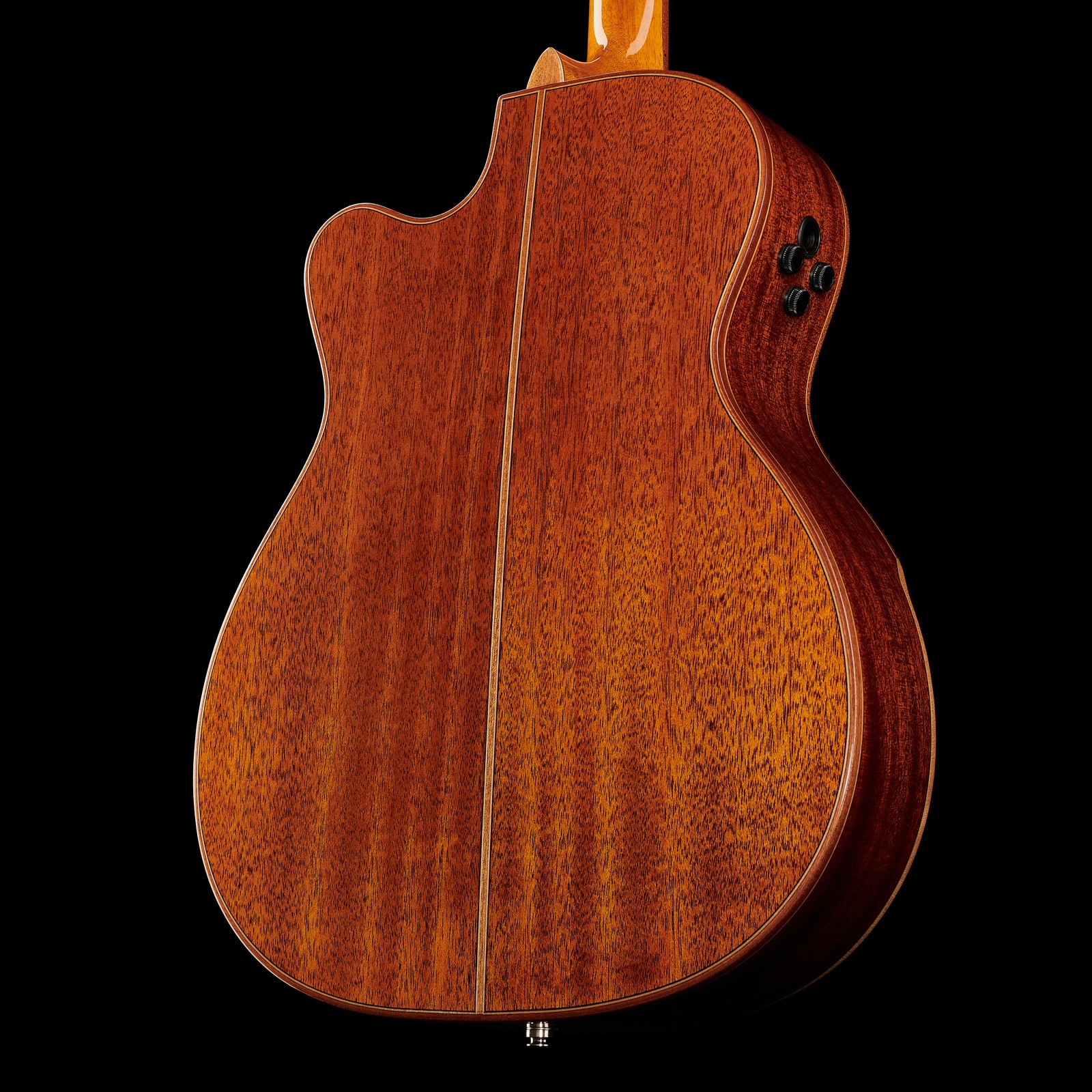 Rückseite der Harley Benton CLC-650SM-CE, Akustikgitarre aus Massivholz