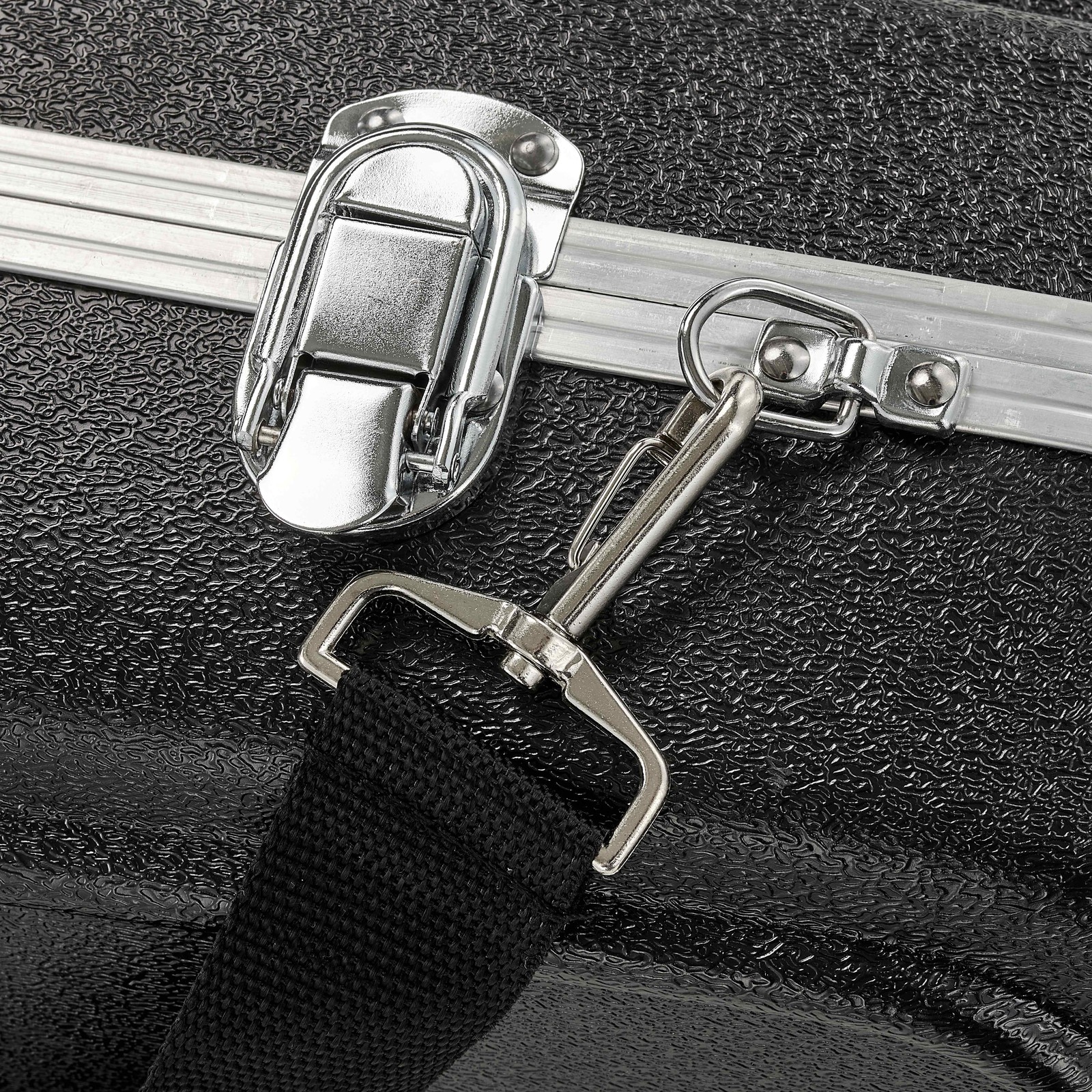 Verschluss des Gator ABS Deluxe Tenorsax Koffers