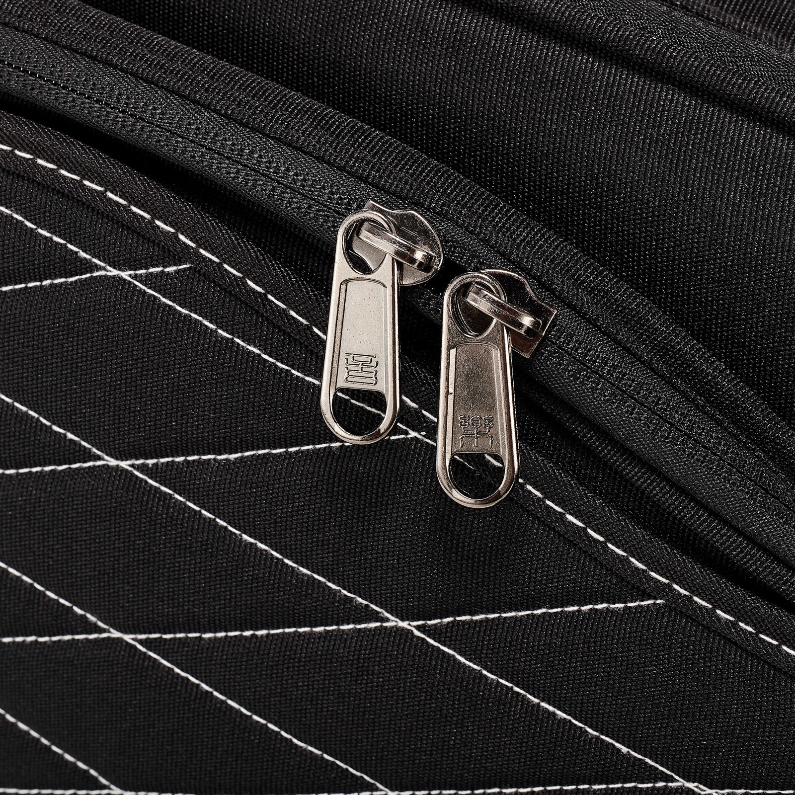 Reißverschlüsse des Thomann SafeCase 80 A-Guitar Bag