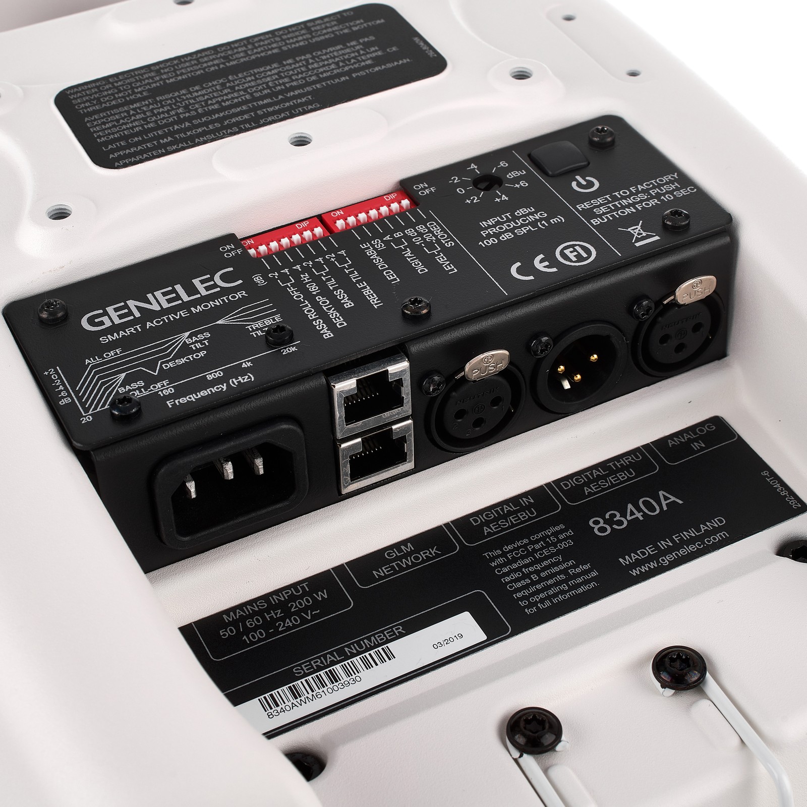 Rückseite des Genelec 8340 AWM mit Anschlüssen