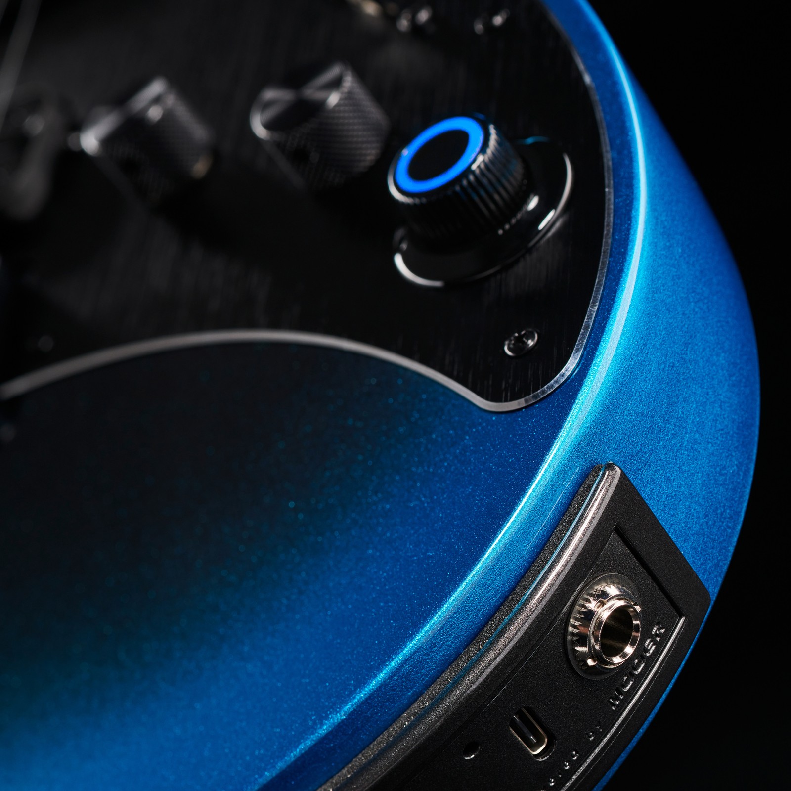 Talon de manche de la guitare électrique Mooer GTRS Modern 800 DN avec système GTRS intégré.