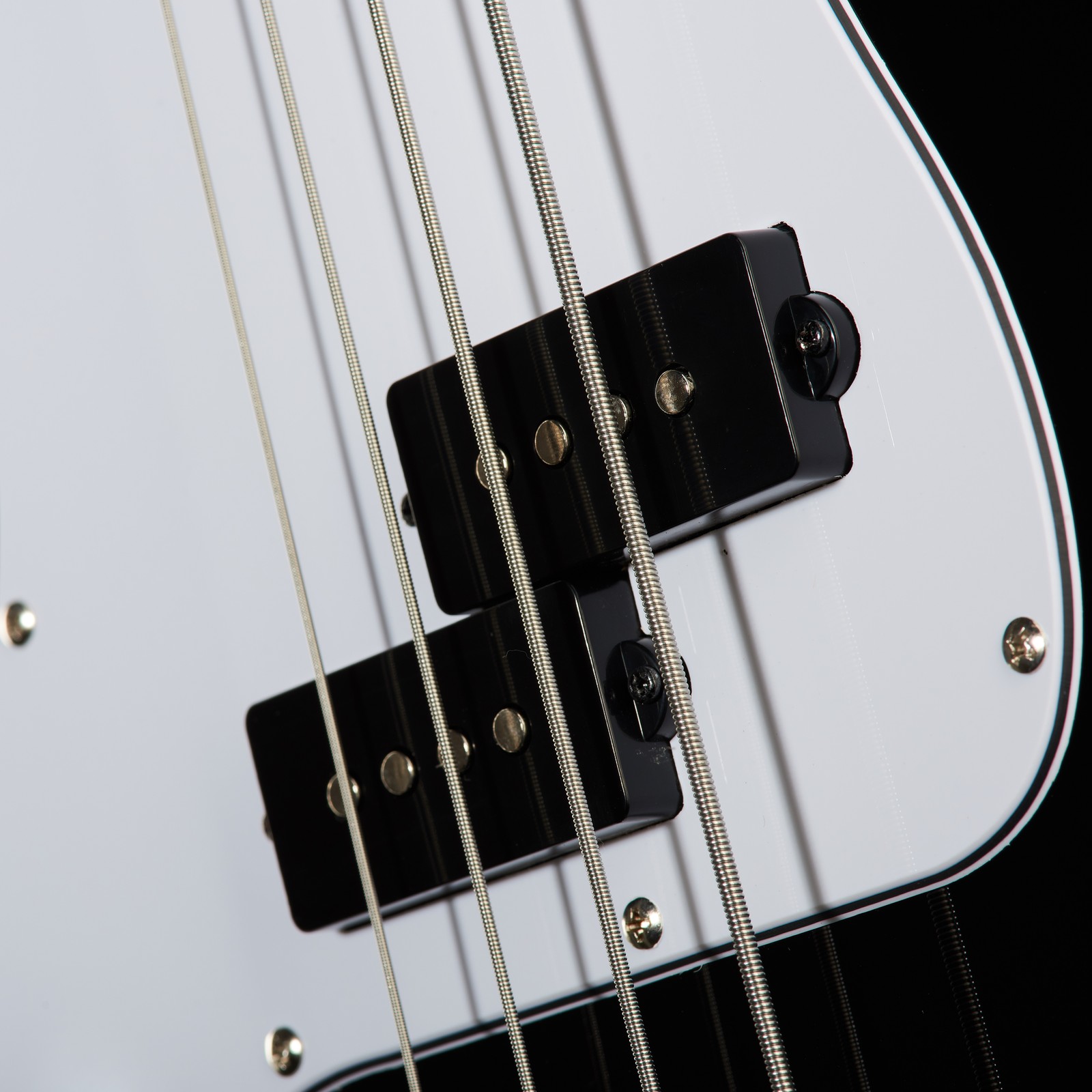 Detalle del Harley Benton PB-Shorty LH BK Standard Series Bajo eléctrico de 4 cuerdas