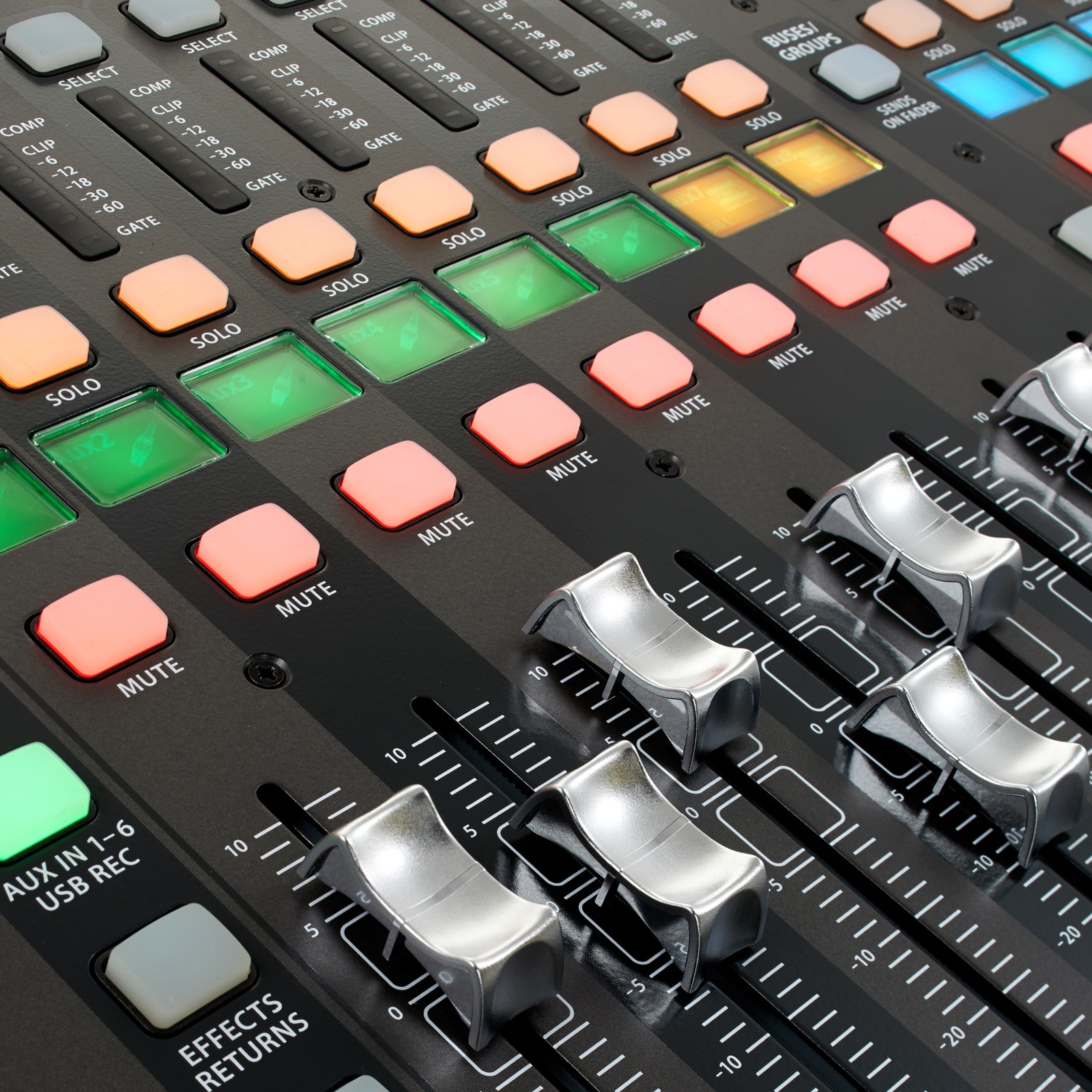 Detailansicht des Behringer X32 Compact Digitalmischpult