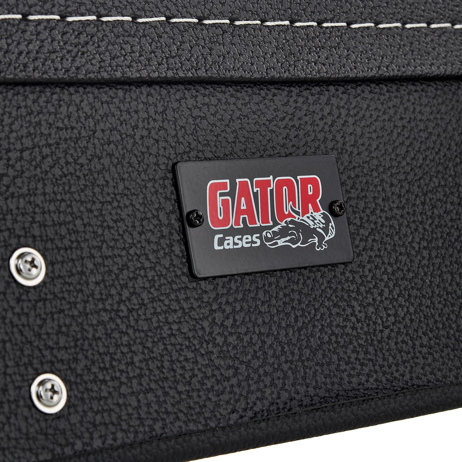 Gator logo on the GW-Dread Case for steel-string guitars