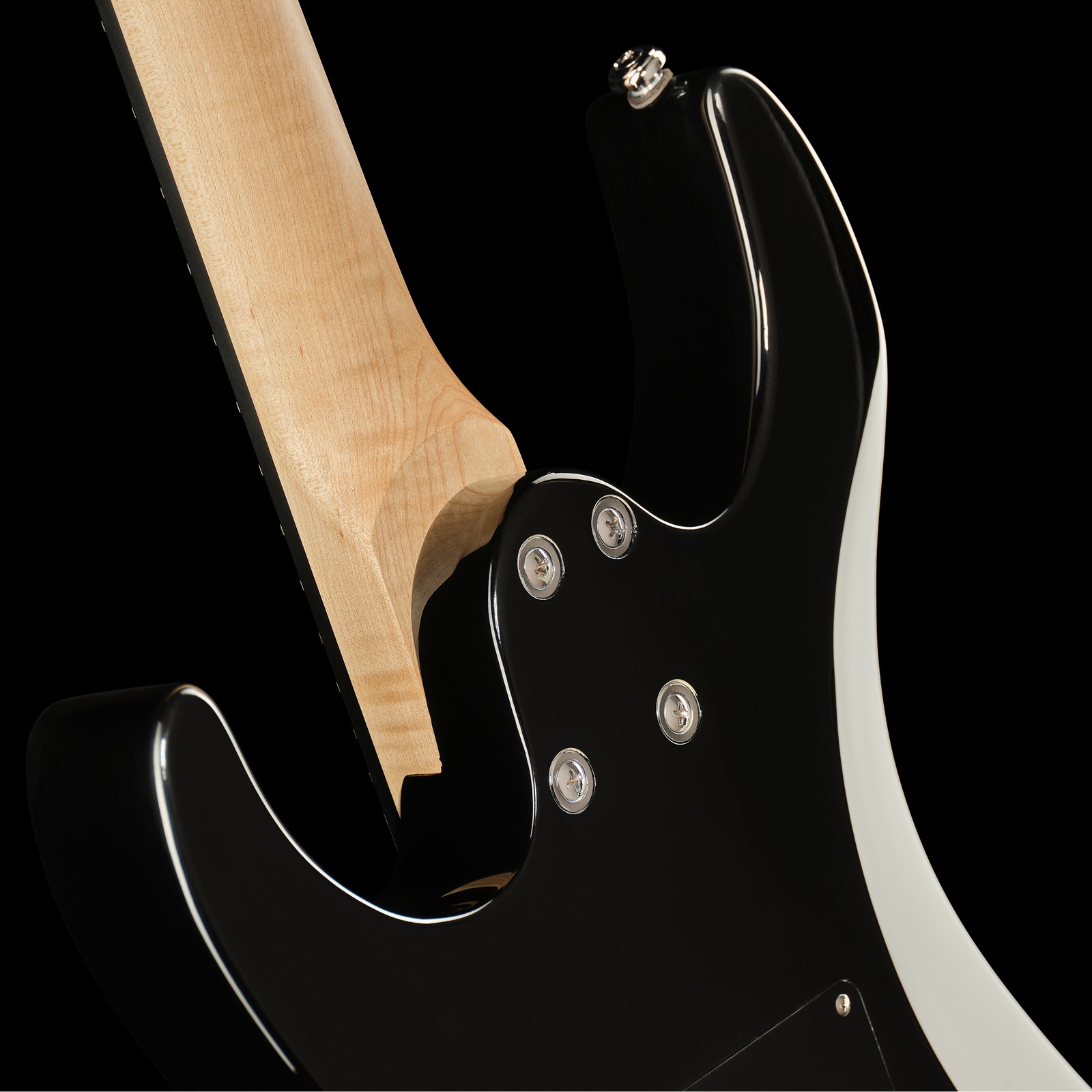 Halsübergang der ESP LTD MT-130 BLK E-Gitarre